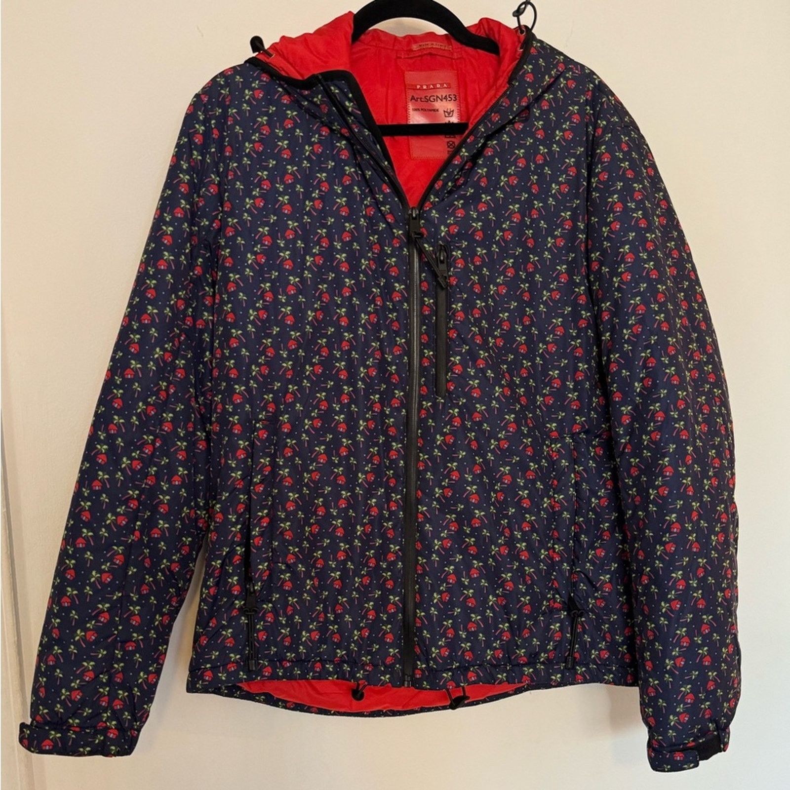 Prada Men’s Navy and Red Puffer Jacket NWT