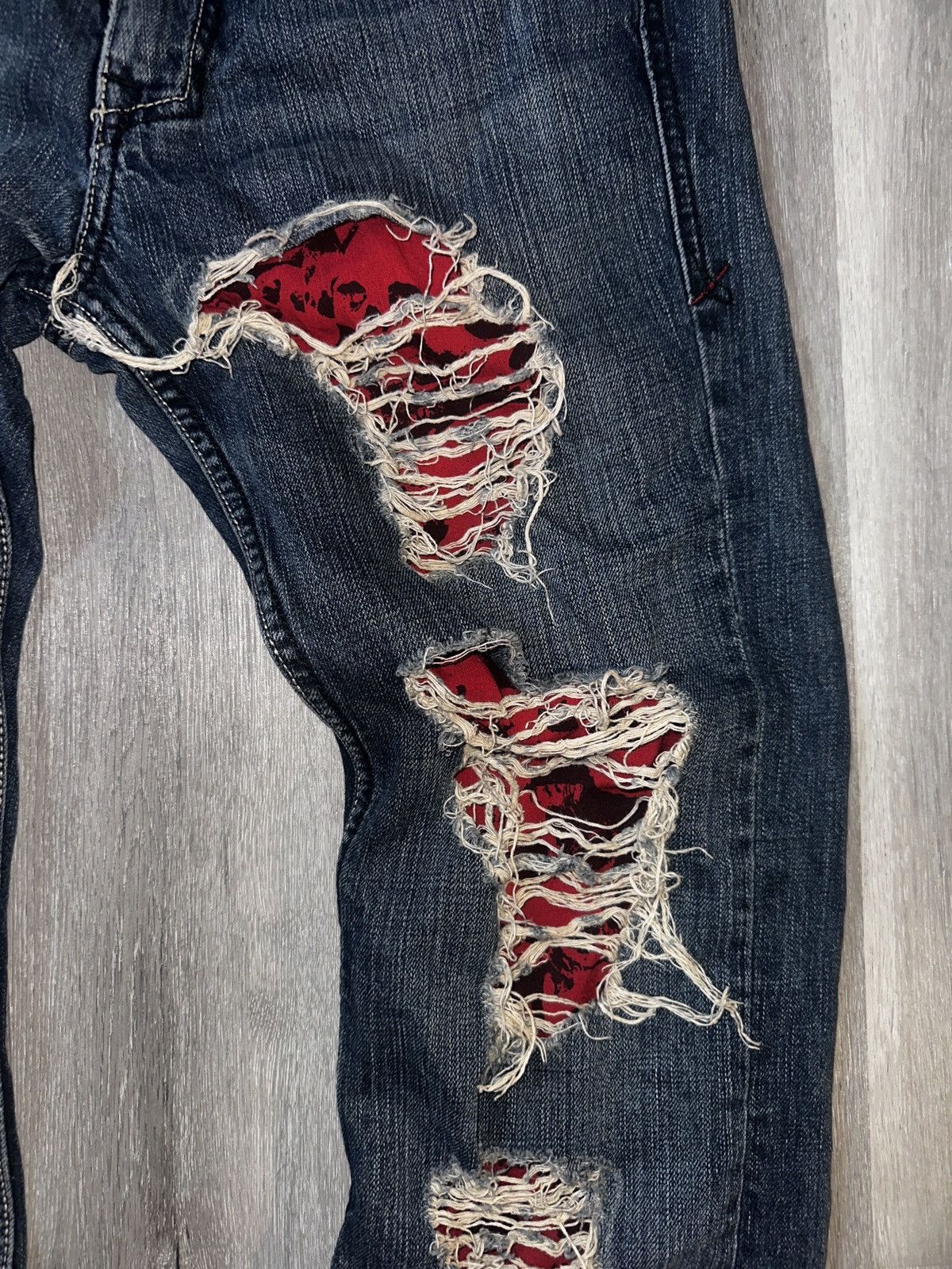 Affliction 2000s Affliction y2k skull jeans Size US 30 / EU 46 - 2 Thumbnail