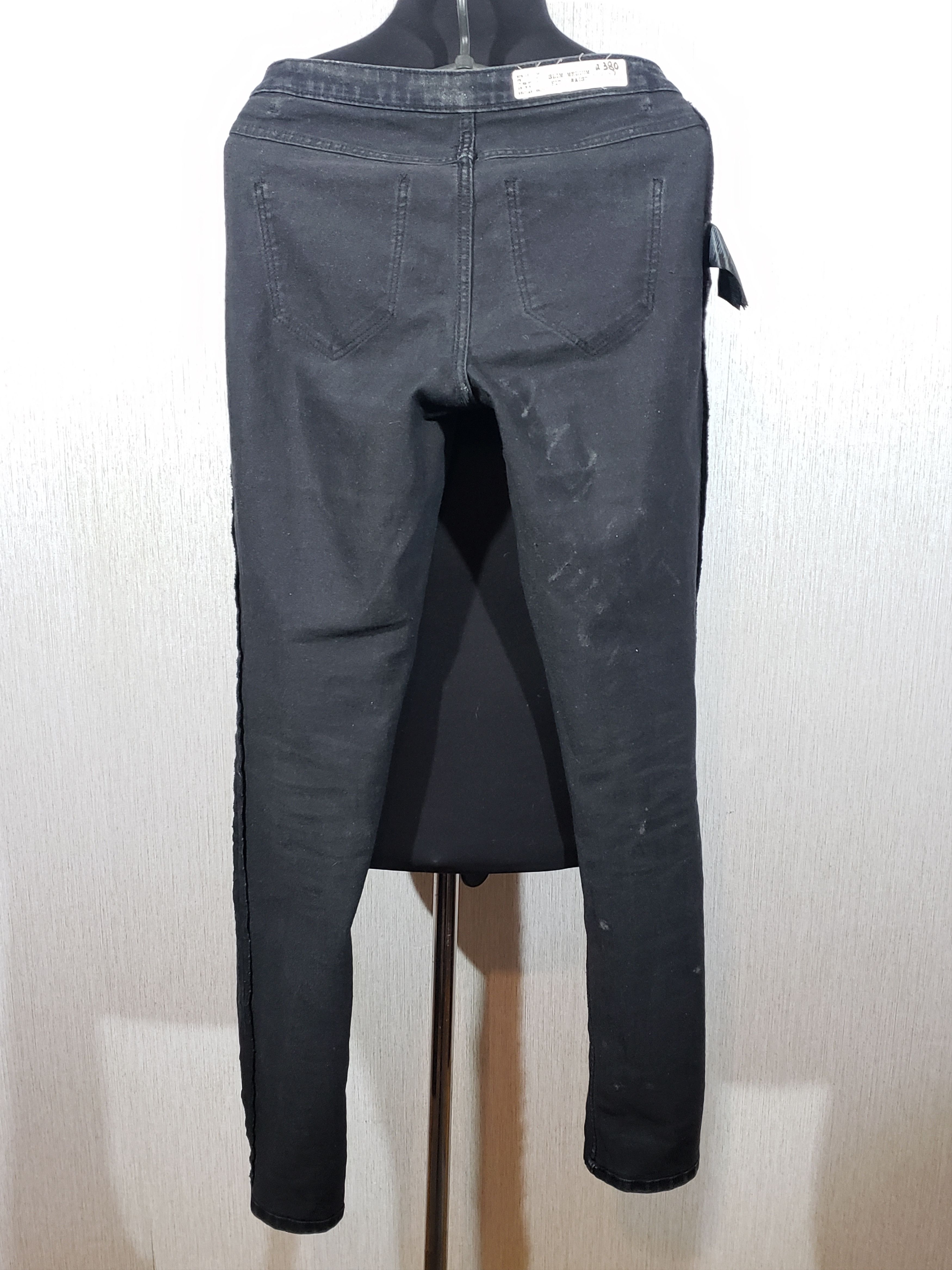 Jean Wonderful women's jeans in black with a coating. Size 30" / US 8 / IT 44 - 8 Thumbnail