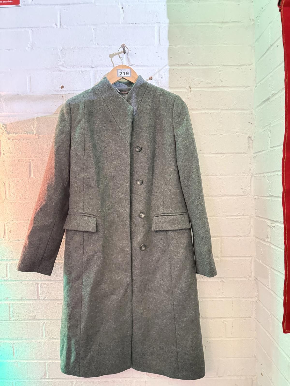 Other Laura Ashley Grey Wool Blend Women's Coat Size 8 Size M / US 6-8 / IT 42-44 - 1 Thumbnail