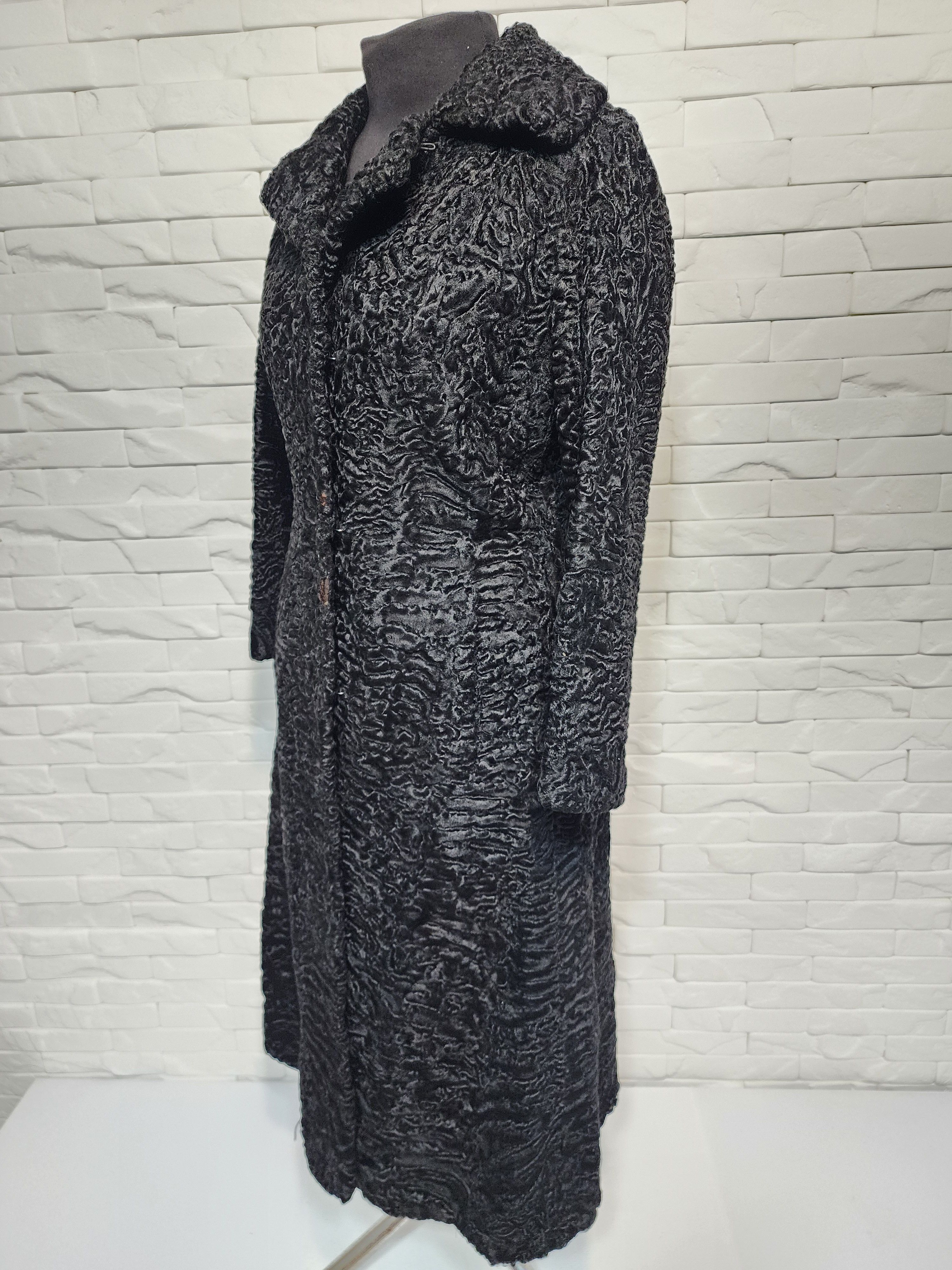 Genuine Leather Black Sheepskin Fur Coat: Women's Warm Winter Outerwear Size M / US 6-8 / IT 42-44 - 3 Thumbnail