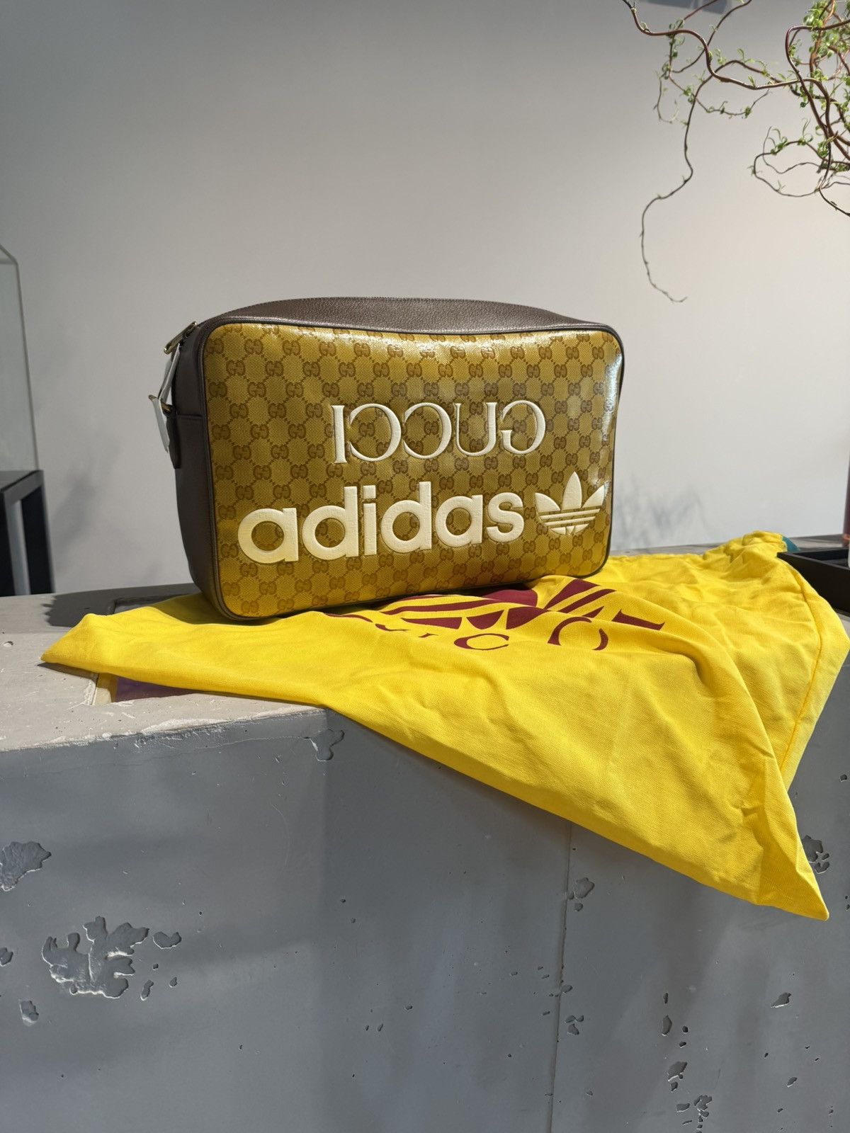 Adidas × Gucci BNWT Gucci x Adidas Large Messenger Bag Size ONE SIZE - 1 Thumbnail