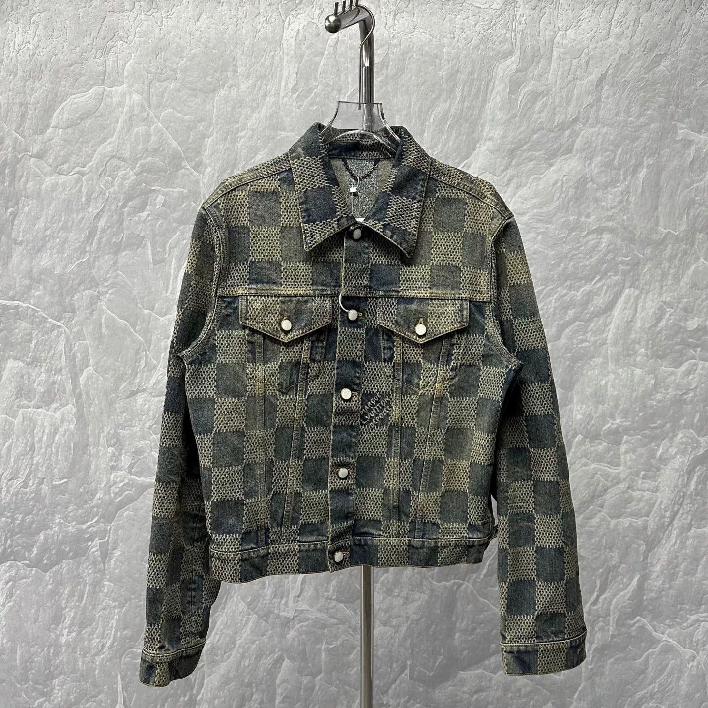 Louis Vuitton louis vuitton ss24 checkered denim jacket Size US L / EU 52-54 / 3 - 1 Thumbnail