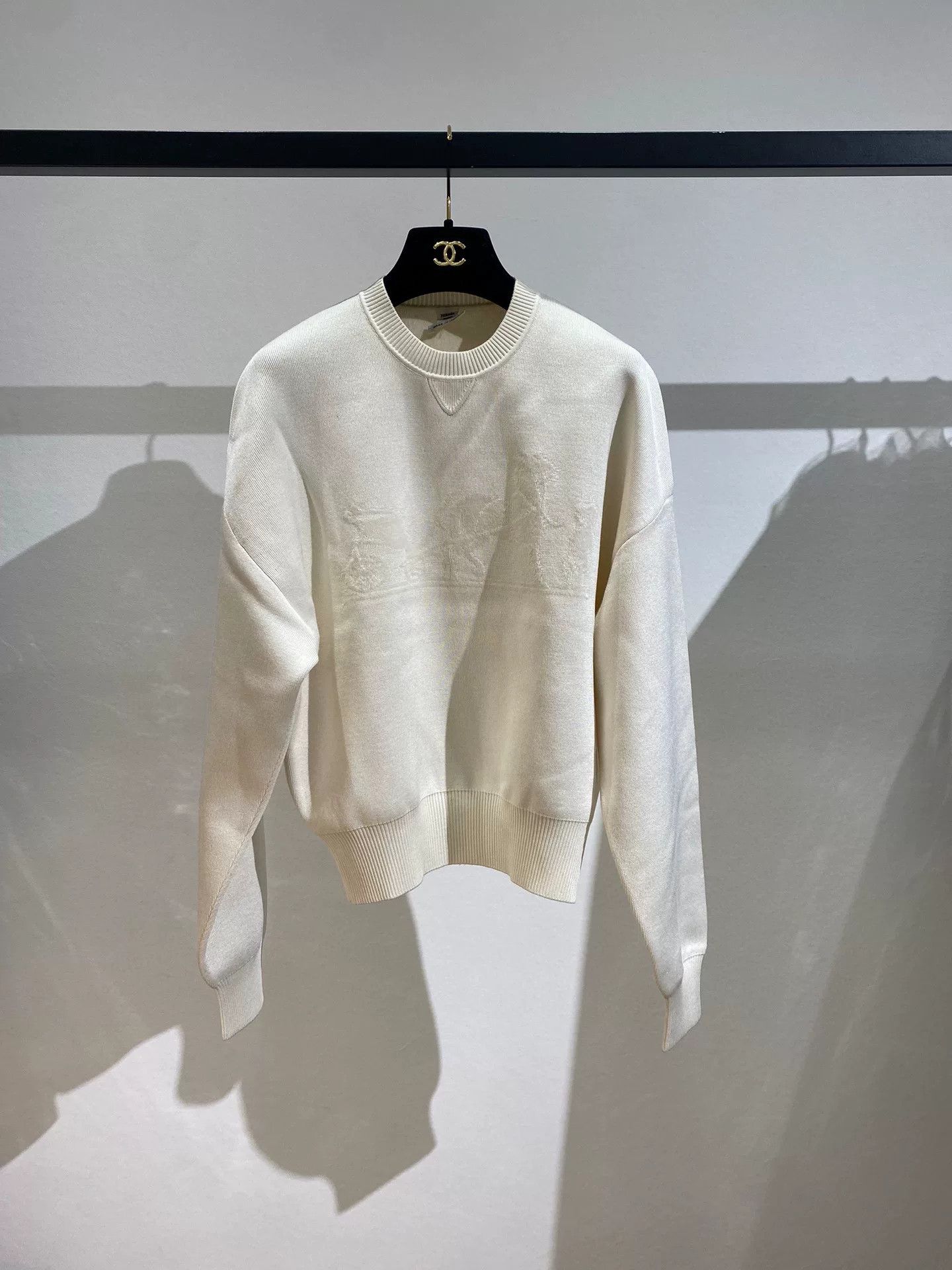 Hermes Hermes Off-White Cashmere Sweater Size US S / EU 44-46 / 1 - 1 Thumbnail