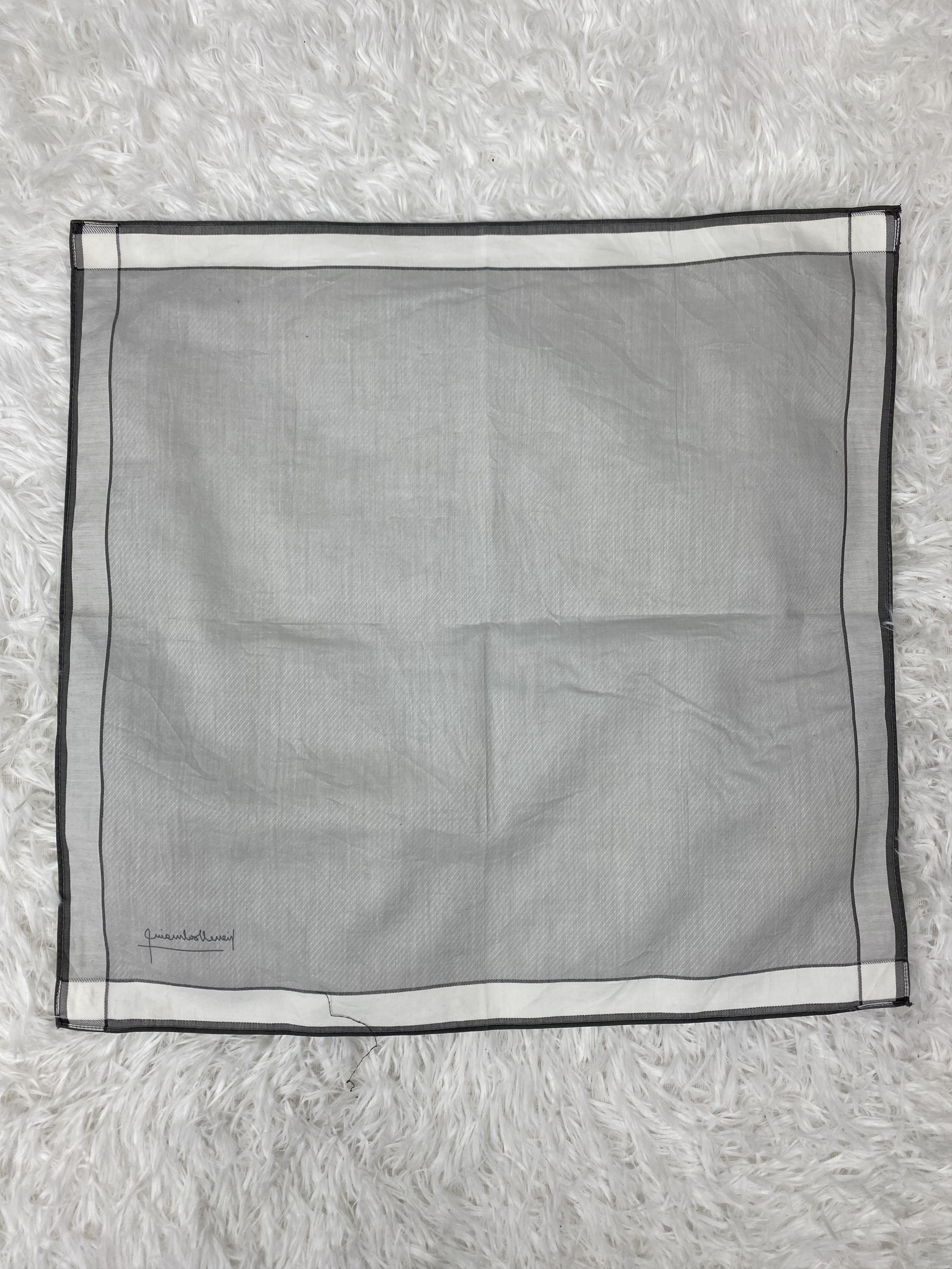Pierre Balmain × Vintage Vintage Pierre Balmain Handkerchief Neckerchief PH0705 Size ONE SIZE - 4 Thumbnail