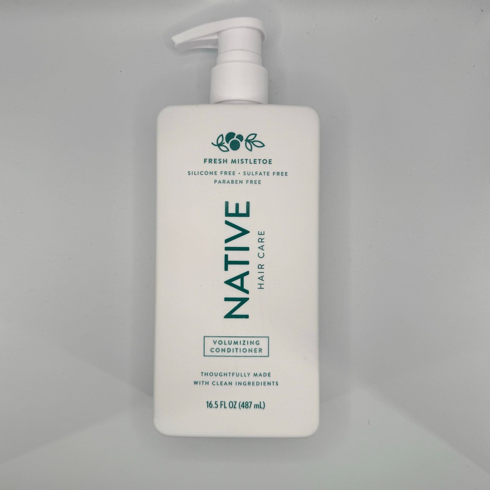 Other New Holiday NATIVE Fresh Mistletoe Volumizing Conditioner Size ONE SIZE - 1 Thumbnail