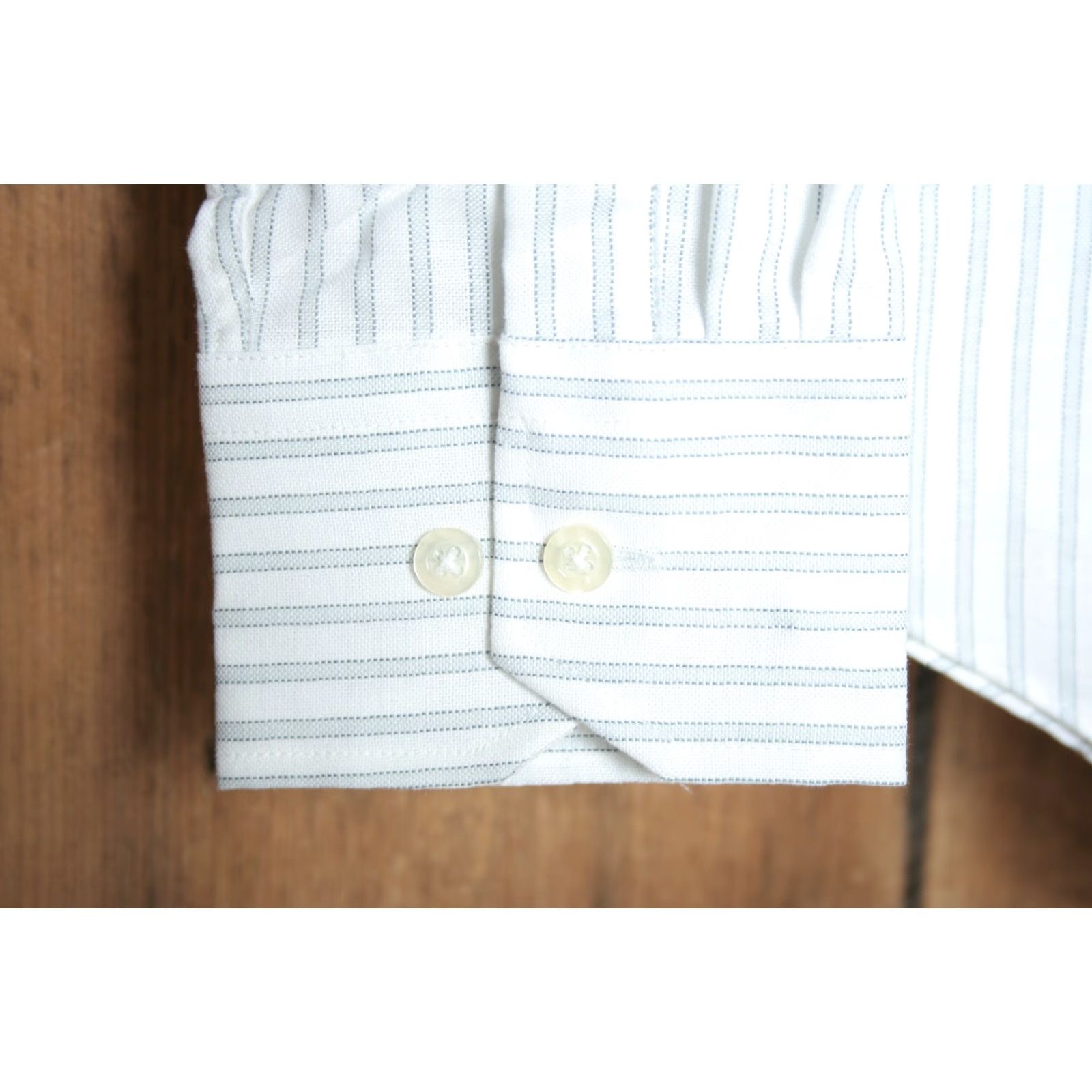 Vintage VINTAGE Geoffery Beene Striped OCBD Button Front Shirt Sz. 15 1/2 x 34/35 Gray White 1980s Mens Shirt Size US S / EU 44-46 / 1 - 4 Thumbnail