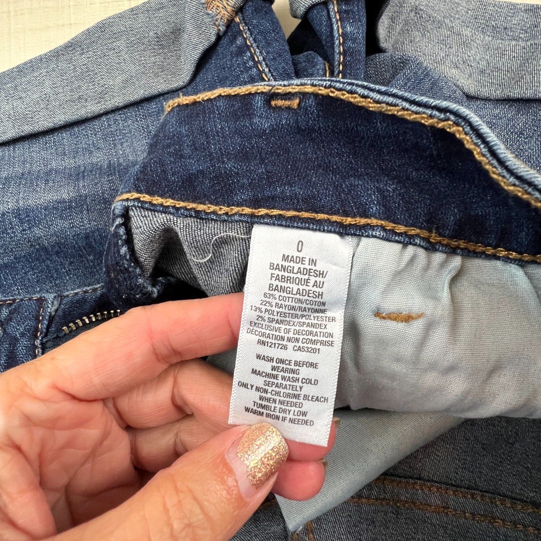 Vintage Aéropostale Womens Jeans Shorts 0 Midi Medium Wash Denim Low Rise Rolled Cuff Shirt Womens Jeans Shorts 0 Midi Medium Wash Denim Low Rise Rolled Cuff Size 25" / US 0 / IT 36 - 5 Thumbnail