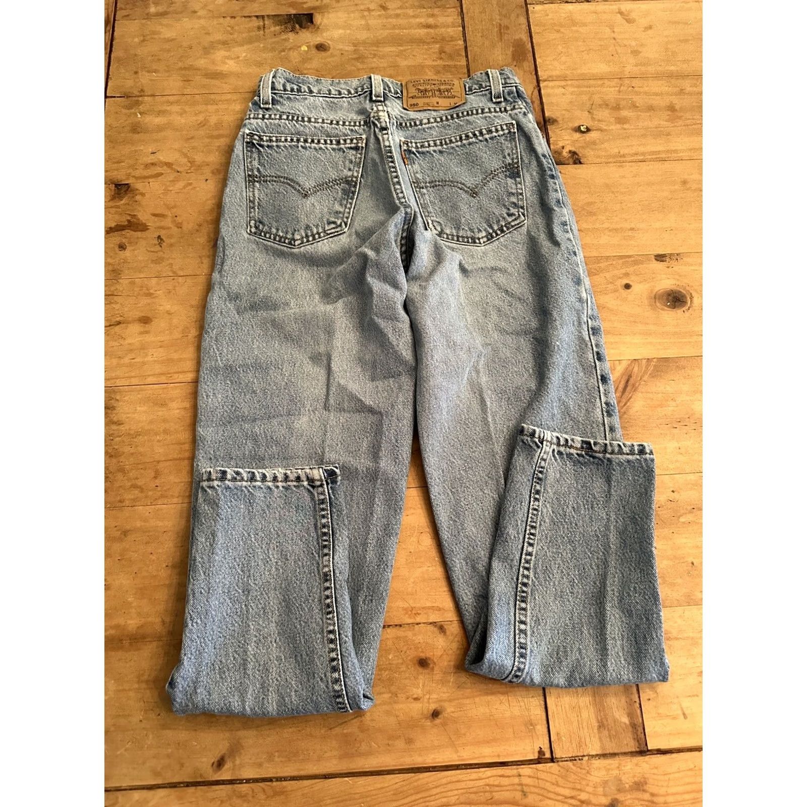 Vintage VINTAGE Levi’s Orange Tab Relaxed Fit Tapered 950 Jeans Mens Size 8 Medium Light Wash Blue Denim 1990s USA Size 30" / US 8 / IT 44 - 7 Thumbnail