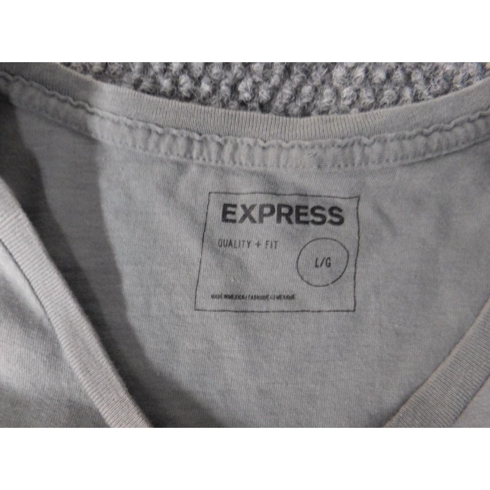 Express Express Shirt Womens large green graphic T-Shirt Short Sleeve Crew Neck Casual Cotton Polyester Rayon Button Basic Classic Breathable L Green Womens Size L / US 10 / IT 46 - 4 Thumbnail
