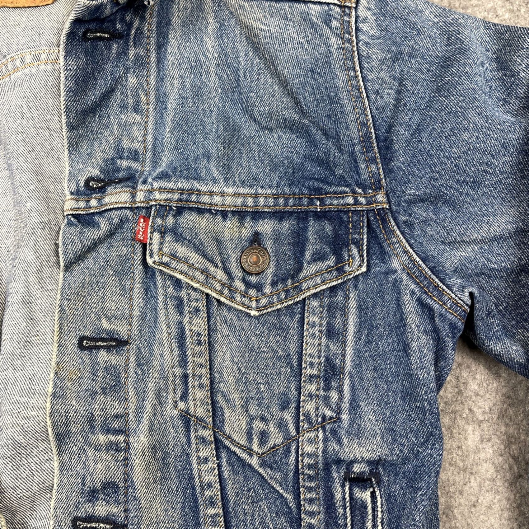 Levi's VINTAGE Levi's Trucker Jacket Denim Blue 38 Regular Men's Distressed USA 80s Leather? (Note: cannot add new info) Size US XXS / EU 40 - 7 Thumbnail