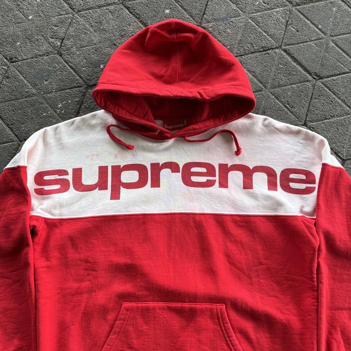Supreme × Vintage Supreme Blocked Hoodie Red Made in Canada Size US L / EU 52-54 / 3 - 2 Thumbnail