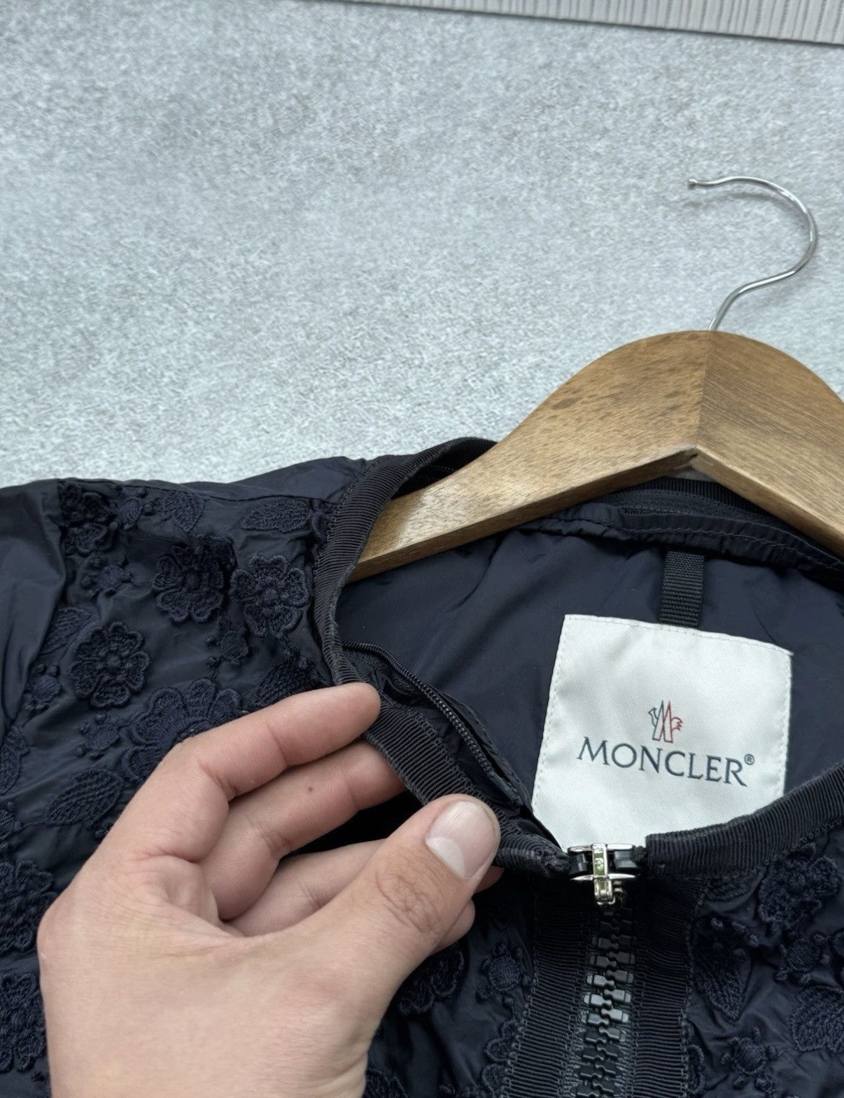 Moncler Women's MONCLER Dedonette Floral Navy Nylon Bomber Jacket Size M / US 6-8 / IT 42-44 - 8 Thumbnail