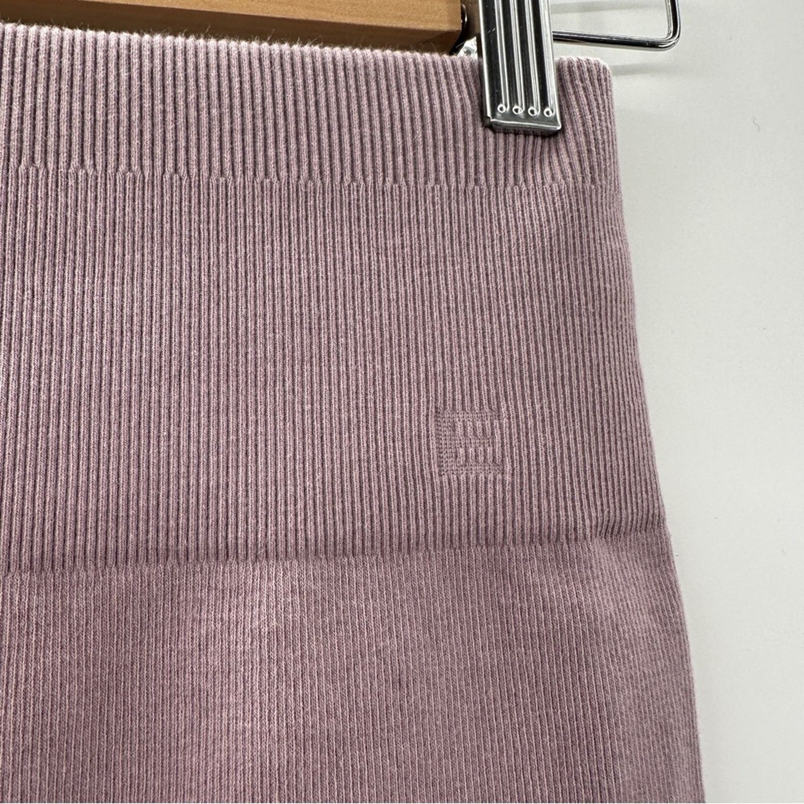 Everlane Everlane The Seamless High Rise Leggings in Dusty Purple Size 28" / US 6 / IT 42 - 6 Thumbnail
