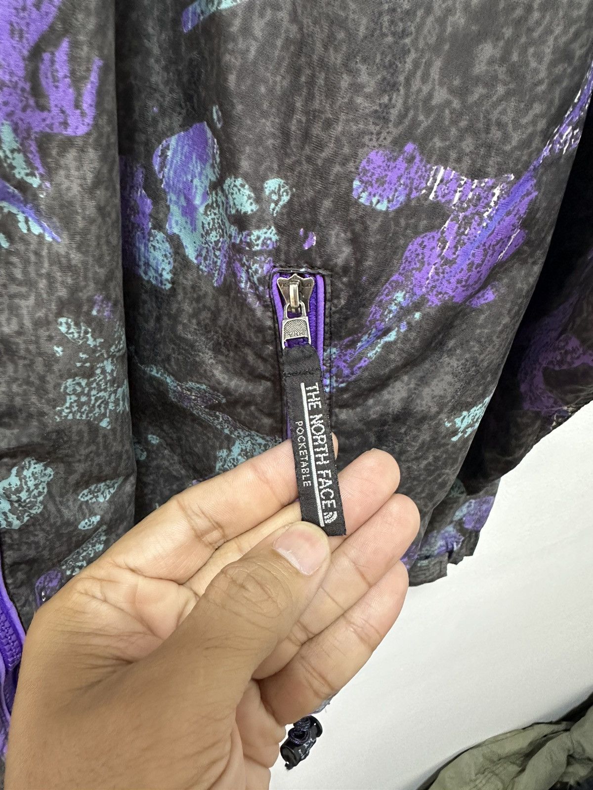 The North Face The North Face Windbreaker Jacket Design Size US L / EU 52-54 / 3 - 9 Thumbnail