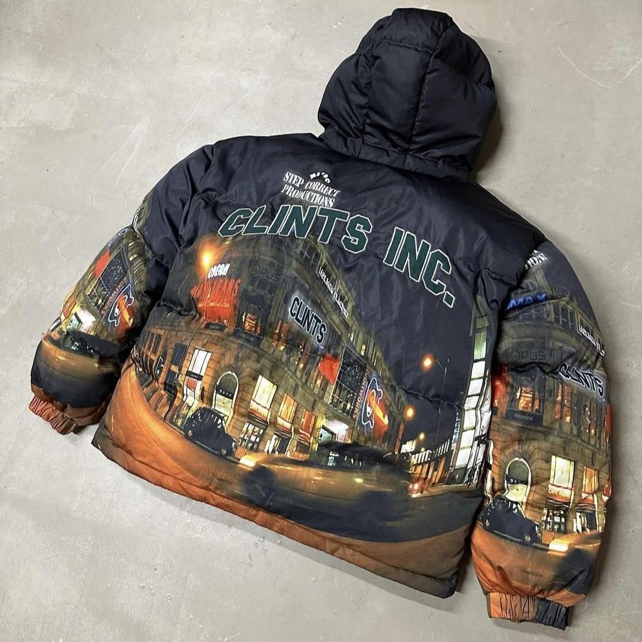 Clints Clints hooded graphic puffer jacket - brand new Size US L / EU 52-54 / 3 - 3 Thumbnail