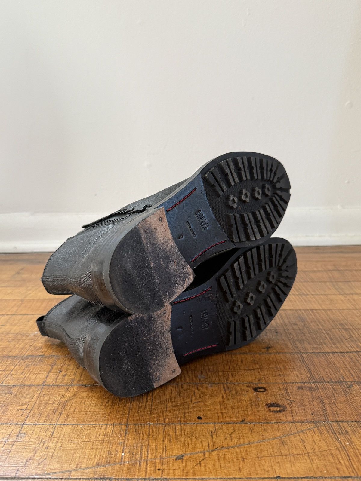 Hugo Boss Hugo Boss Chelsea Boots Size US 7 / EU 40 - 6 Thumbnail