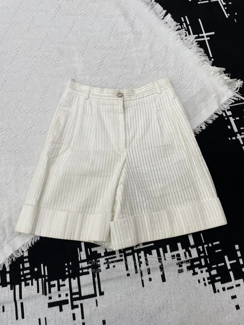 Chanel Chanel White vertical striped shorts Size 26" / US 2 / IT 38 - 1 Thumbnail