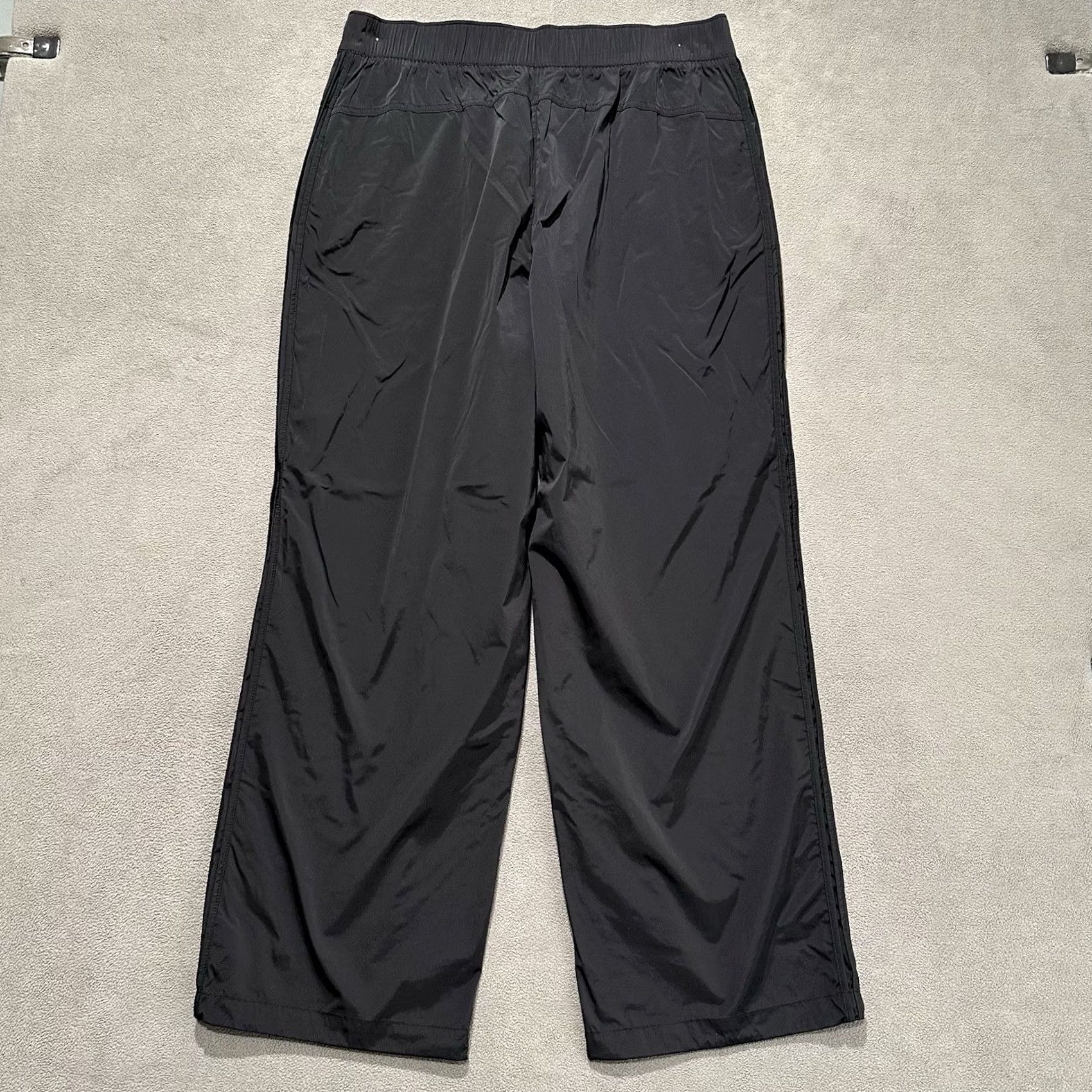 Athleta Athleta Rise Pant Womens Large Black Lightweight Nylon Bungee Hem Work Travel Size 36" / US 14 / IT 50 - 2 Thumbnail