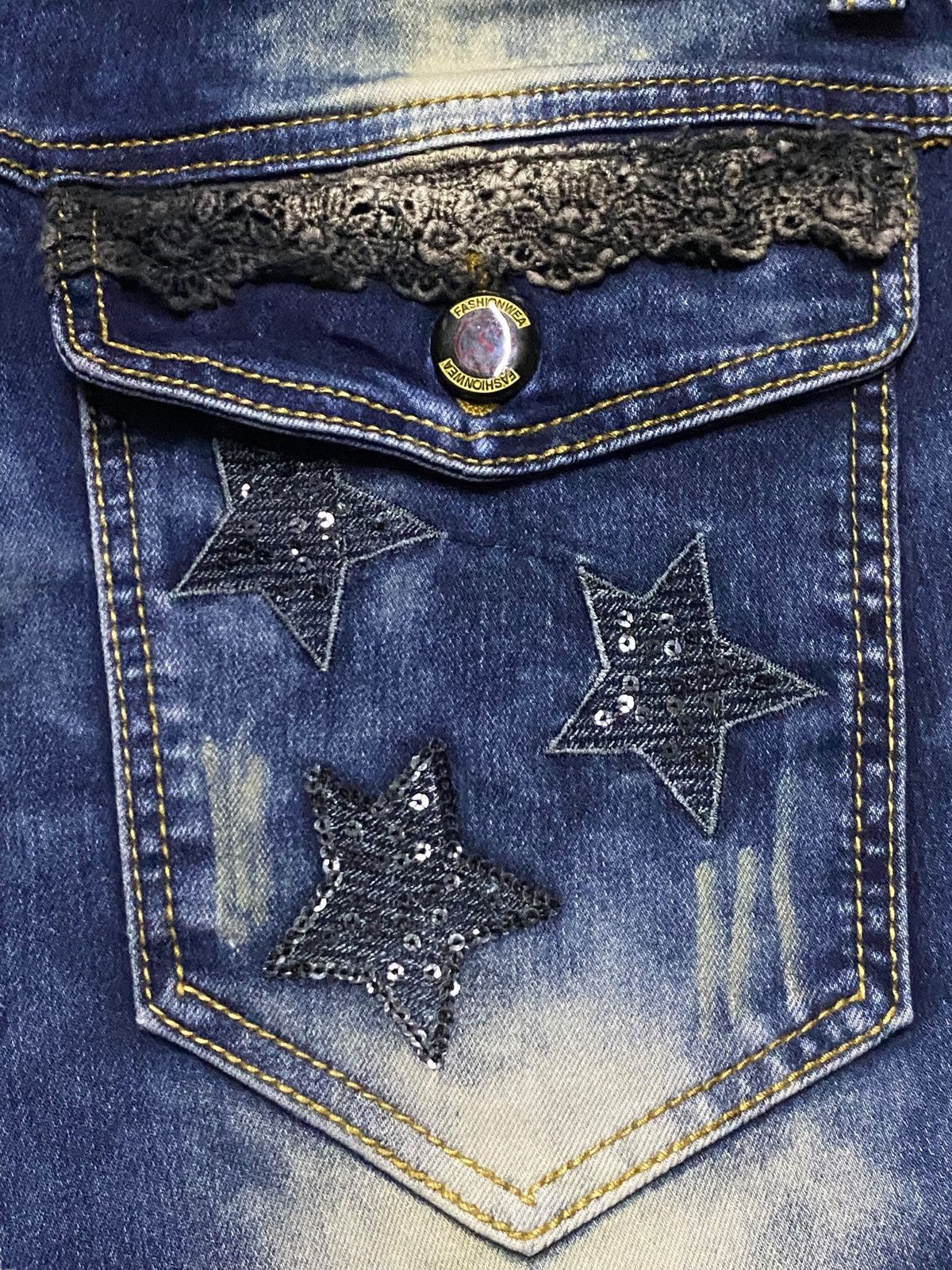 Japanese Brand Y2K Star Patch Harajuku Streetwear Style Bold bleached wash Size US 36 / EU 52 - 15 Thumbnail