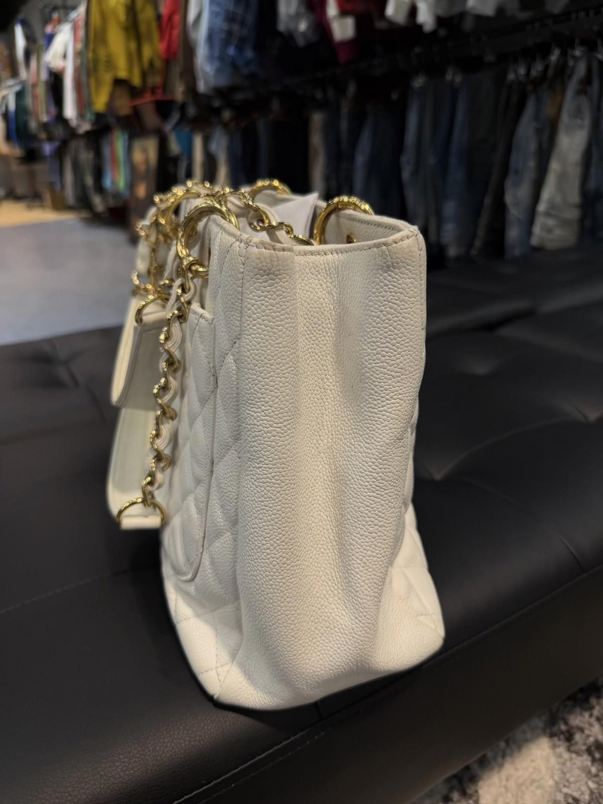 Chanel CHANEL CAVIAR QUILTED LARGE SHOPPING TOTE SHOULDER BAG WHITE Size ONE SIZE - 9 Thumbnail