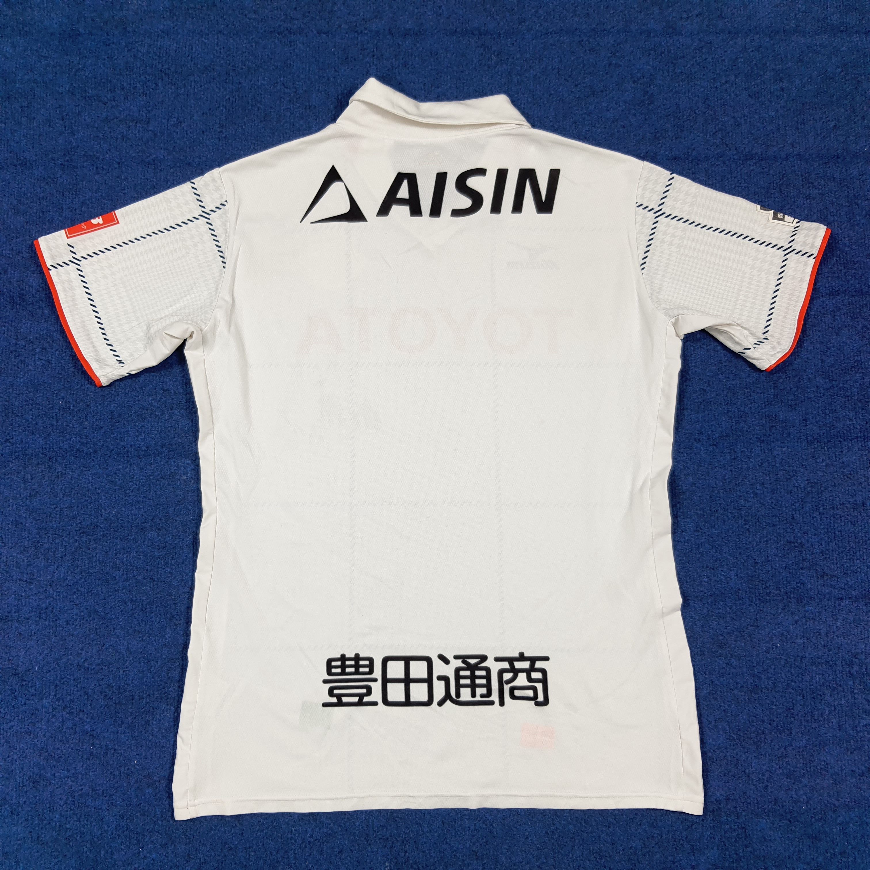 Mizuno Vintage Nagoya Grampus Eight J-League Away Jersey C285N56 Size US M / EU 48-50 / 2 - 3 Thumbnail