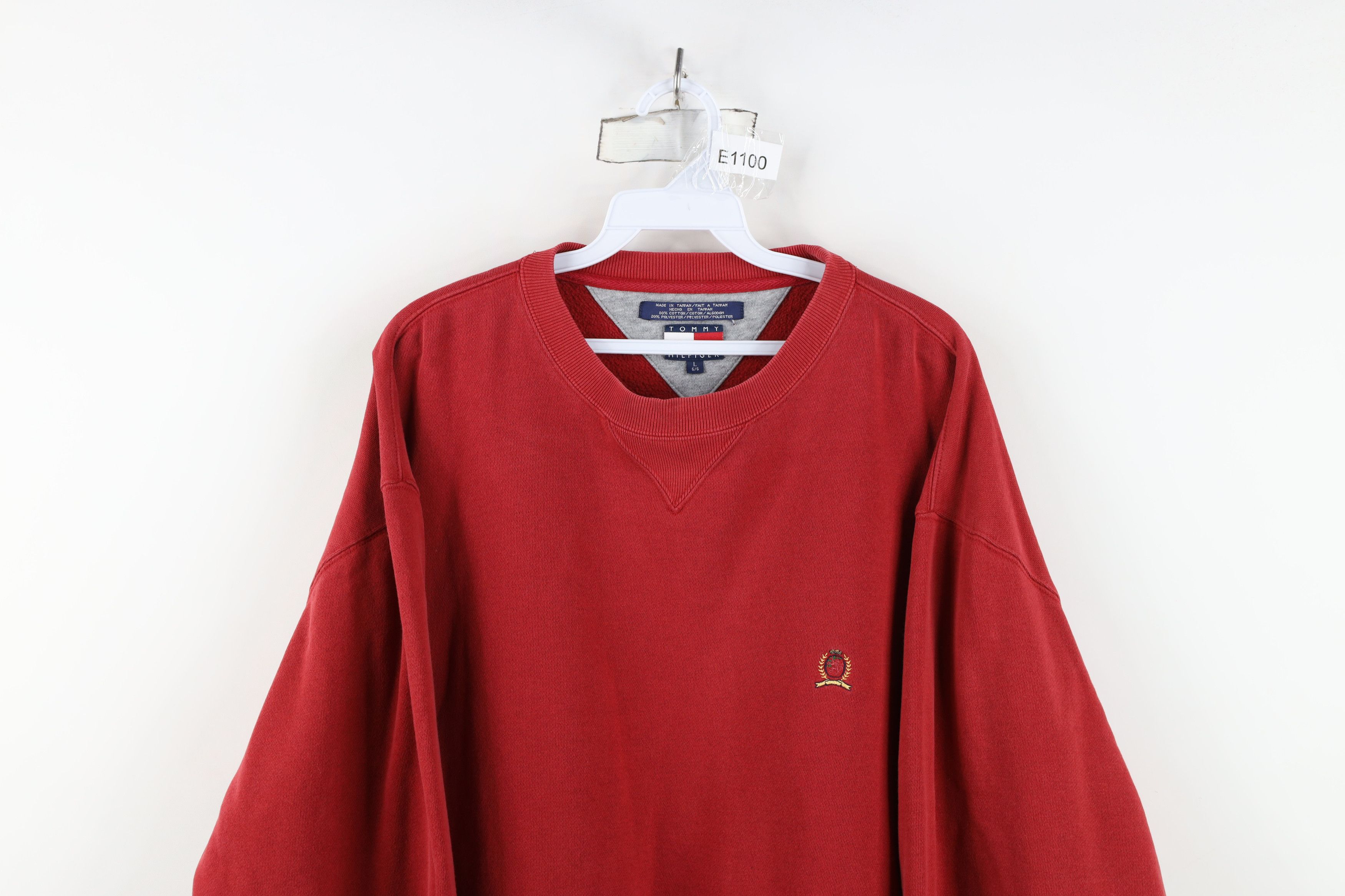 Tommy Hilfiger Vintage 90s Tommy Hilfiger Crest Crewneck Sweatshirt Red Size US L / EU 52-54 / 3 - 2 Thumbnail