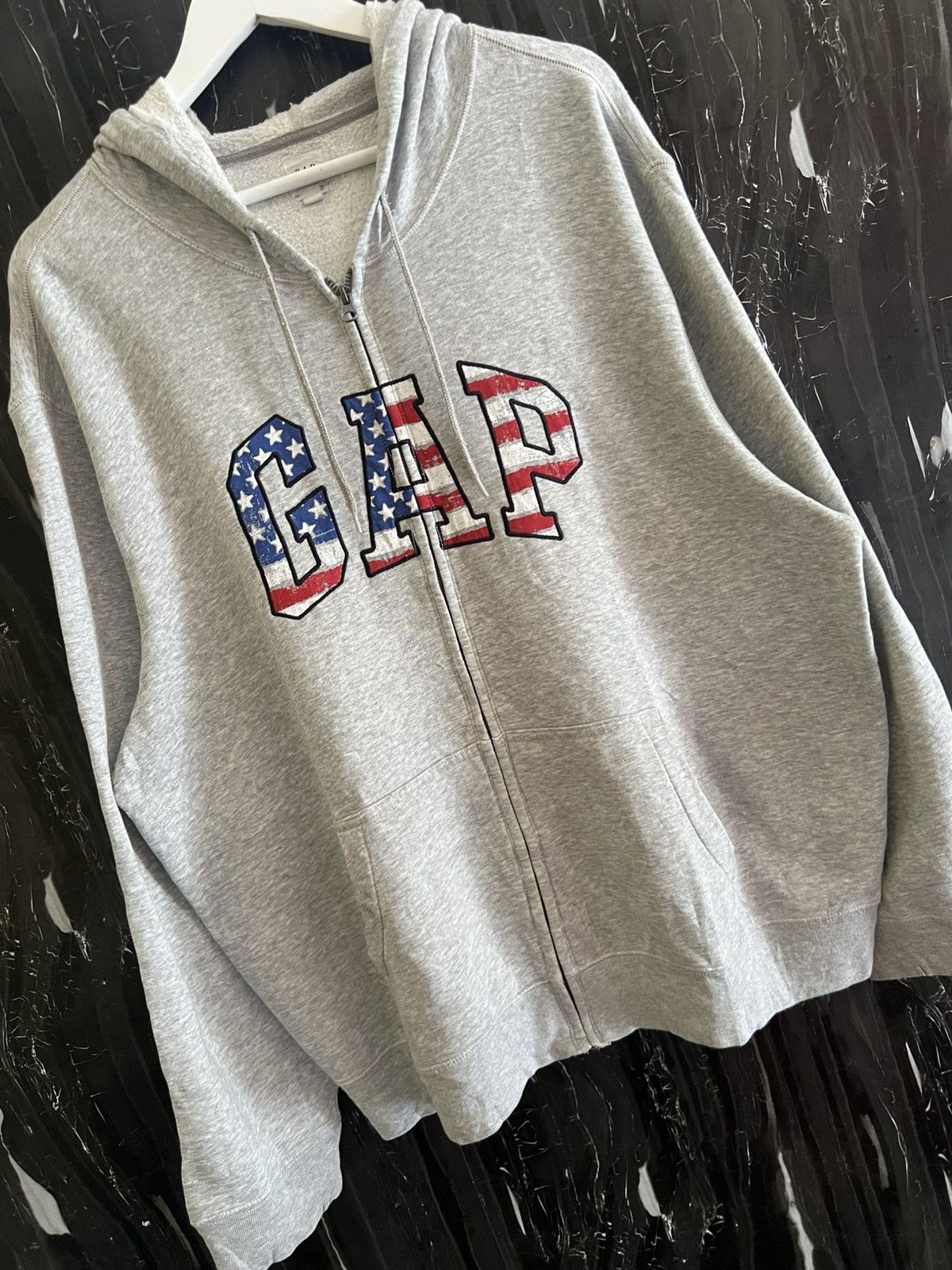 GAP SWEATER