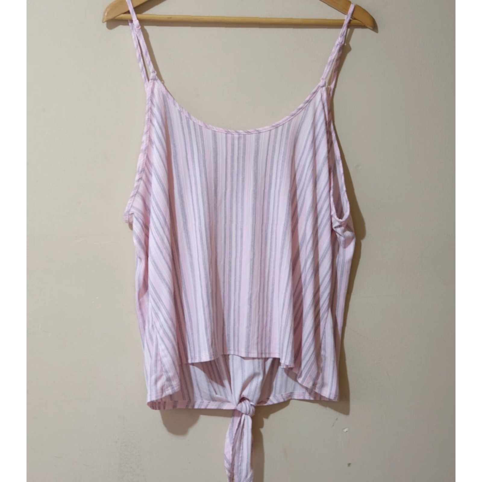 Vintage **Secret Treasures Pink Women's 2X Tank Shorts Lounge Pajama Set** User: **Secret Treasures Pink Women's 2X Tank & Shorts Lounge Set** Size 40" / US 18 - 6 Thumbnail