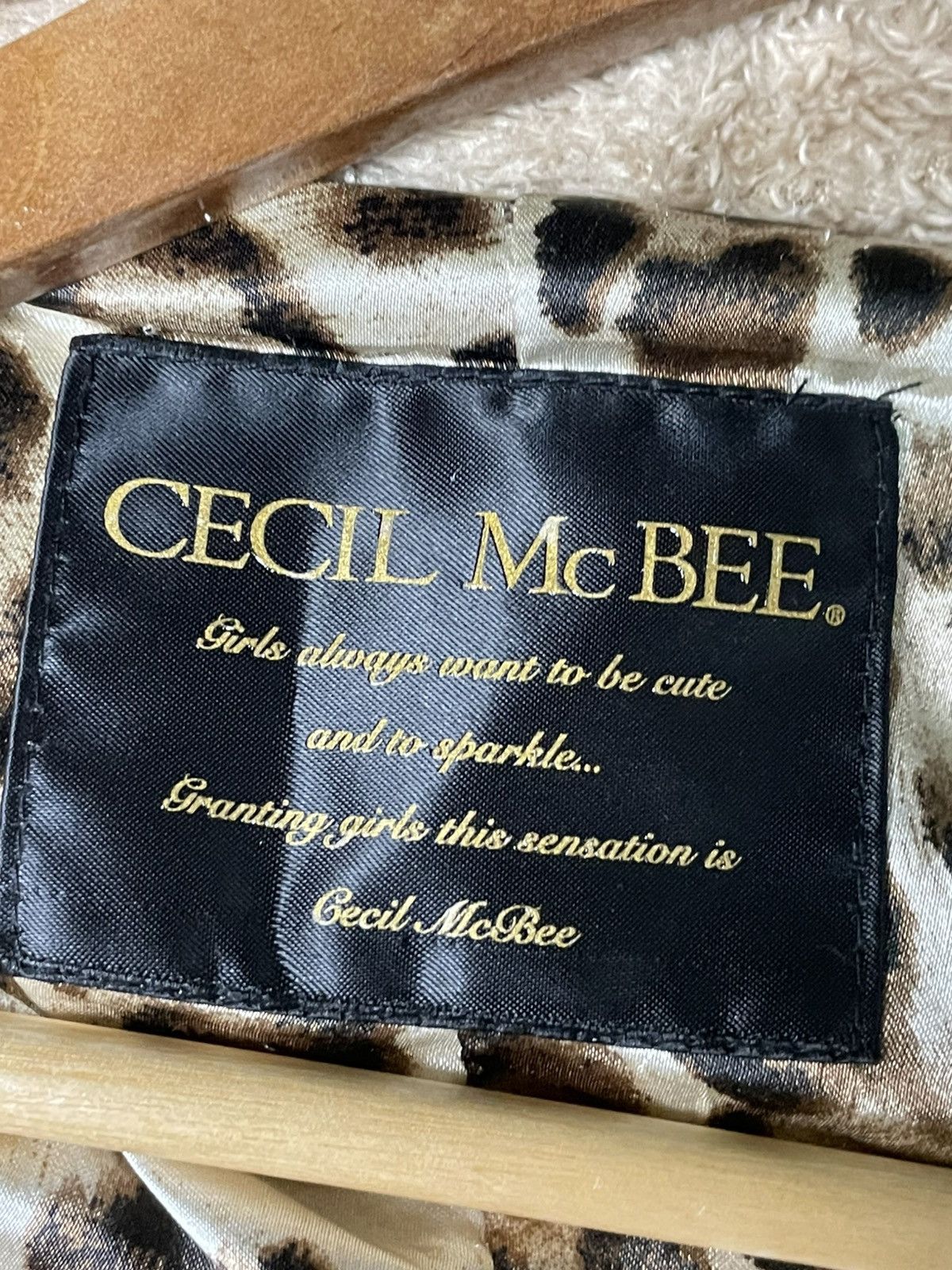 Japanese Brand × Vintage Cecil Mc Bee Fur Hoodies with Animal Lining (69) Size M / US 6-8 / IT 42-44 - 5 Thumbnail