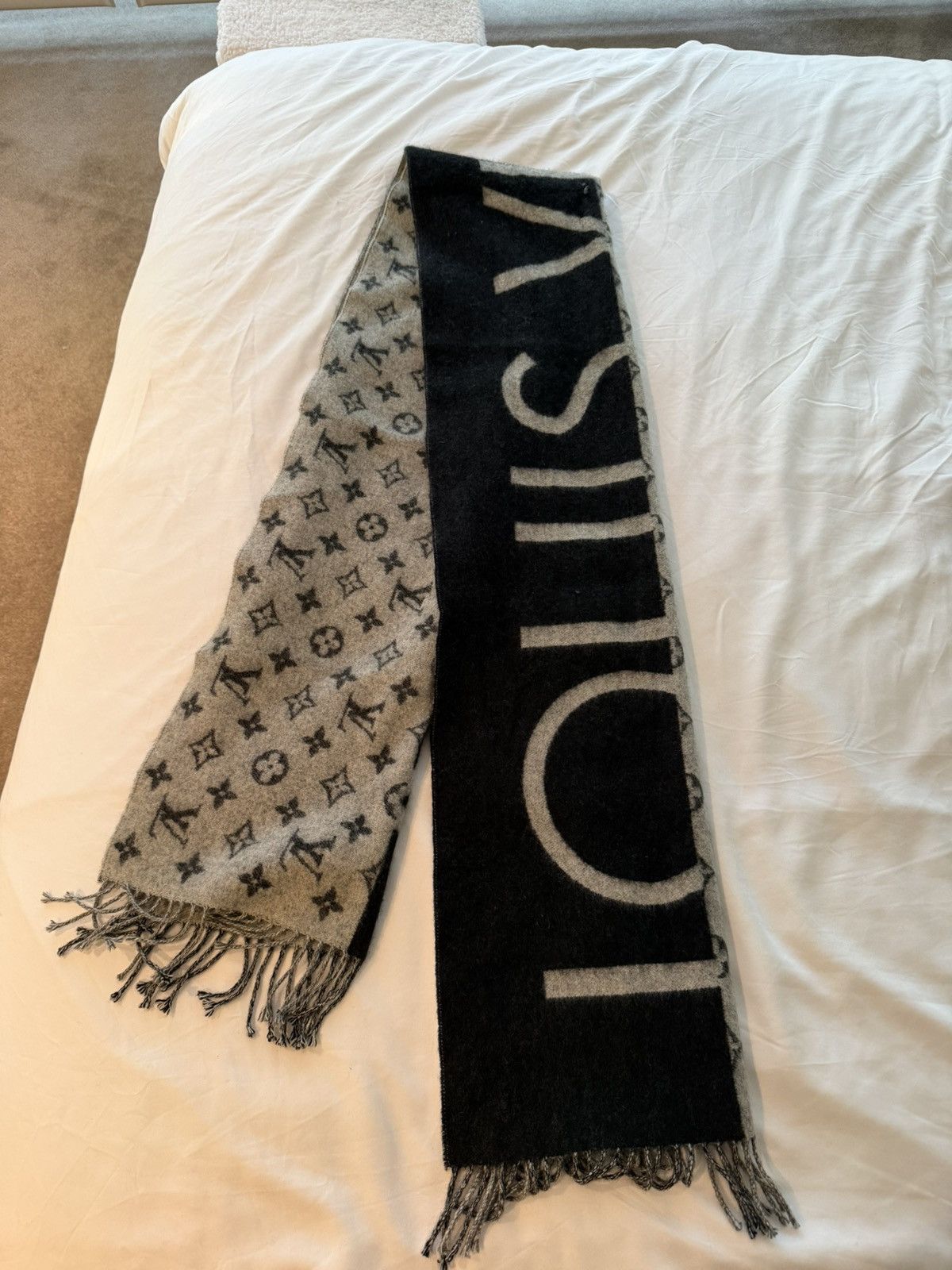 Louis Vuitton Louis Vuitton cashmere scarf Size ONE SIZE - 3 Thumbnail