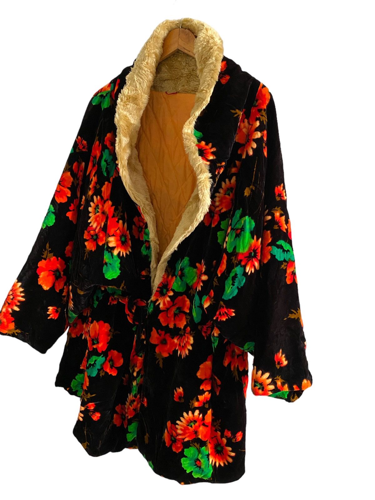 Japanese Brand Vintage kimono velvet Flower Motive Japan Oversized Jacket Size US XL / EU 56 / 4 - 7 Thumbnail