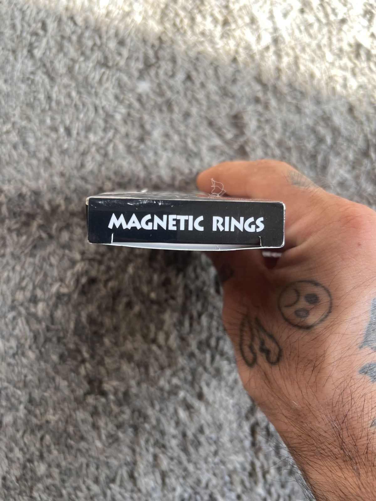 Hypebeast Magnetic Rings Creative Decompression Artifact Size ONE SIZE - 5 Thumbnail