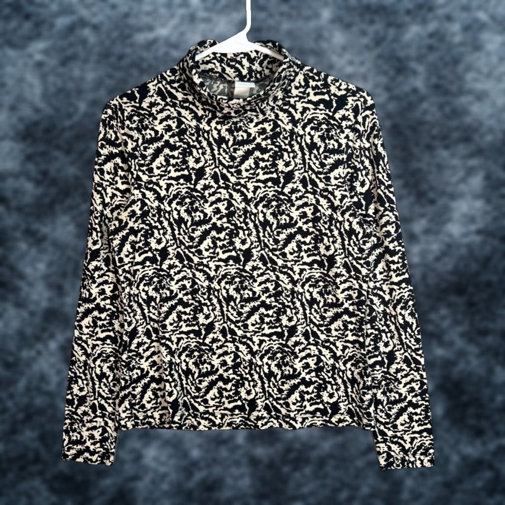 H&M H&M Top Womens Size Medium Black & White Floral Print Long Sleeve Turtleneck Size M / US 6-8 / IT 42-44 - 1 Thumbnail