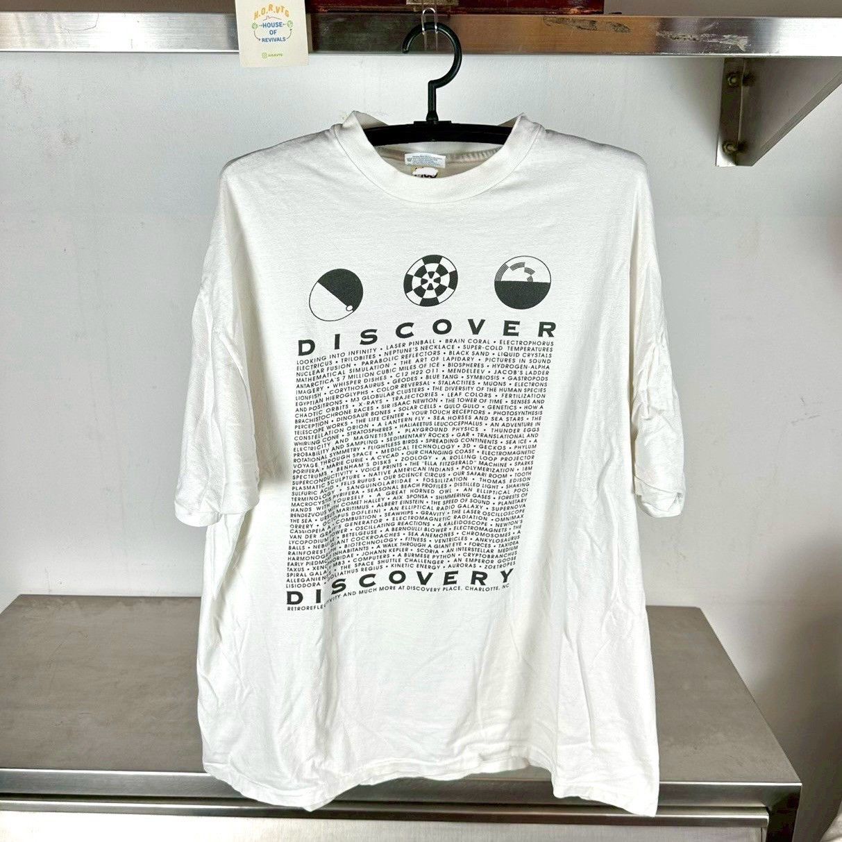 Hanes Vtg 90s Discover Discovery Retroreflectivity Typography Tee Size US XXL / EU 58 / 5 - 1 Thumbnail