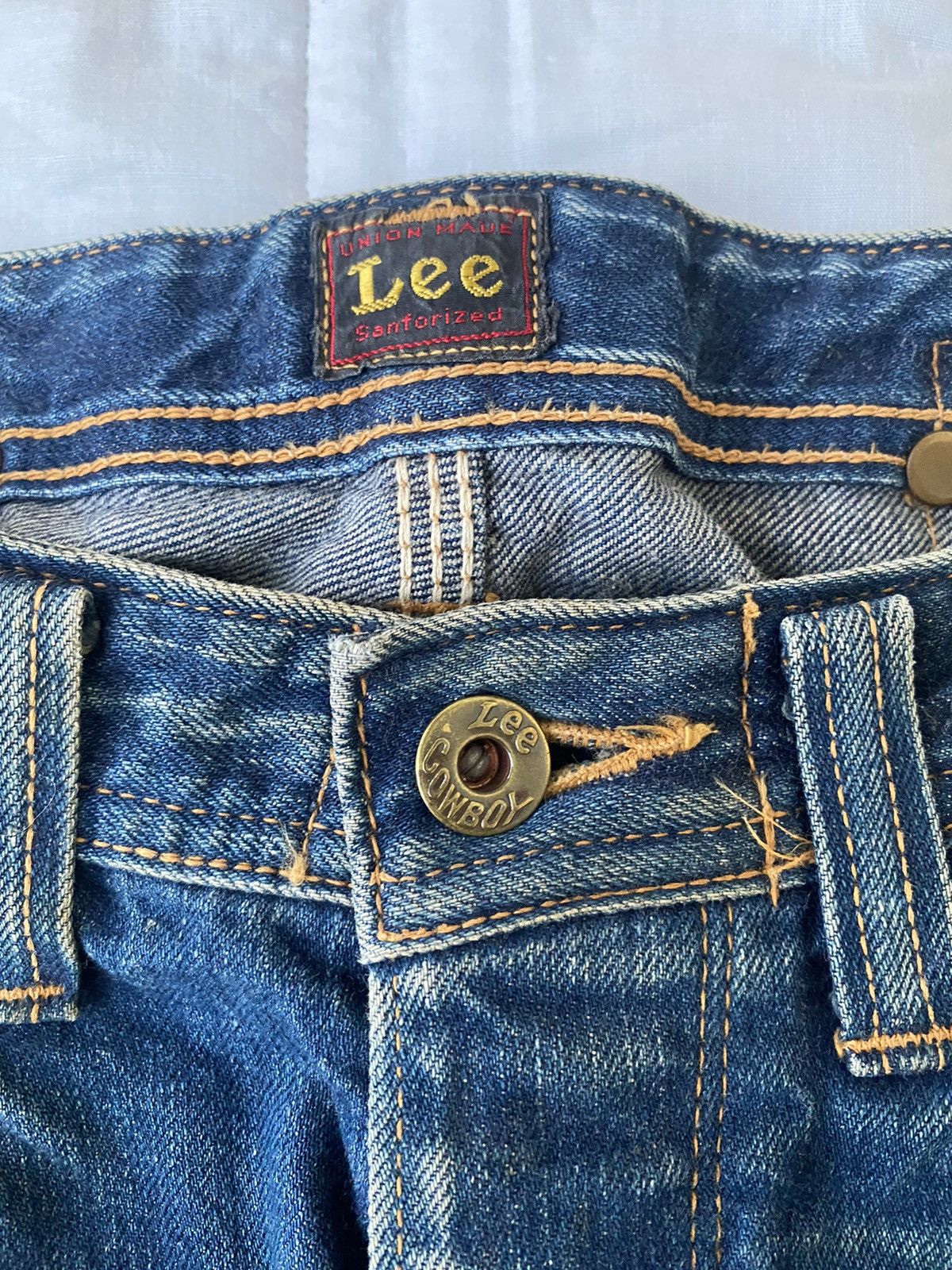 Lee VINTAGE LEE x UNION MADE SELVEDGE DISTRESS DENIM BUCKLE BACK Size US 30 / EU 46 - 12 Thumbnail
