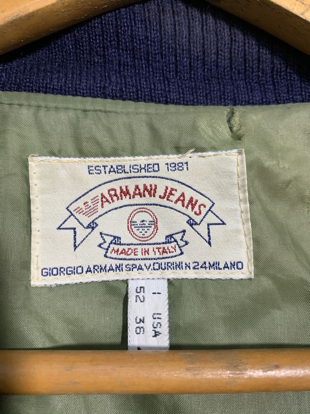 Armani 🔥VTG ARMANI JEANS QUILTED BOMBER JACKETS BLUE Size US L / EU 52-54 / 3 - 10 Thumbnail