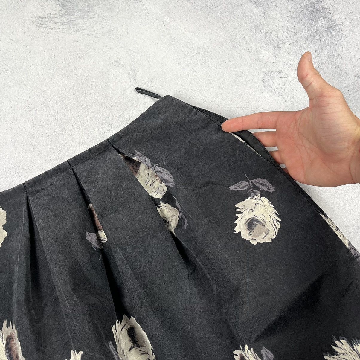 Prada Rare Prada floral midi skirt Size 27" / US 4 / IT 40 - 22 Thumbnail