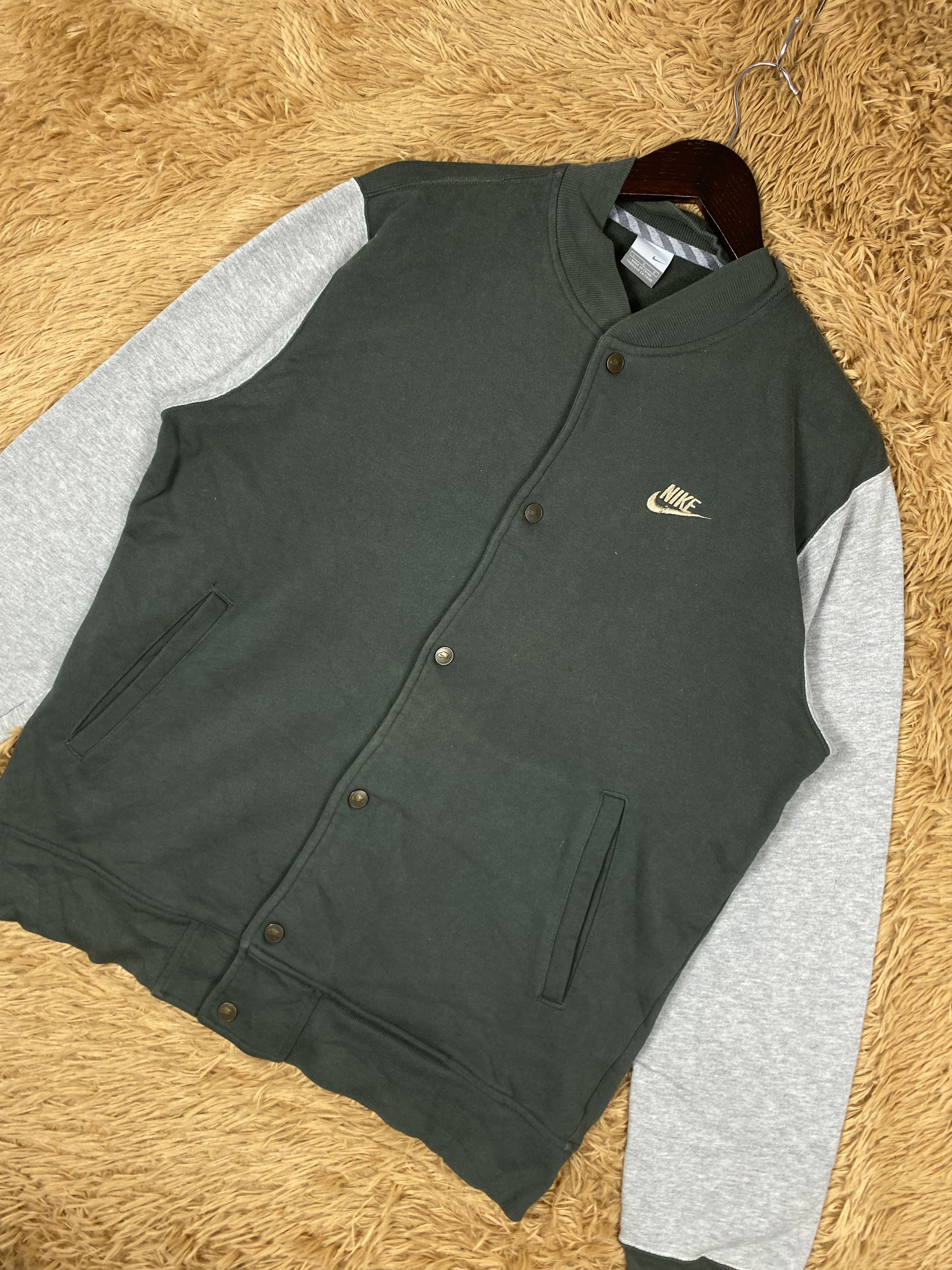 Nike Vintage Nike Varsity Jacket DJ1081 Size US L / EU 52-54 / 3 - 2 Thumbnail