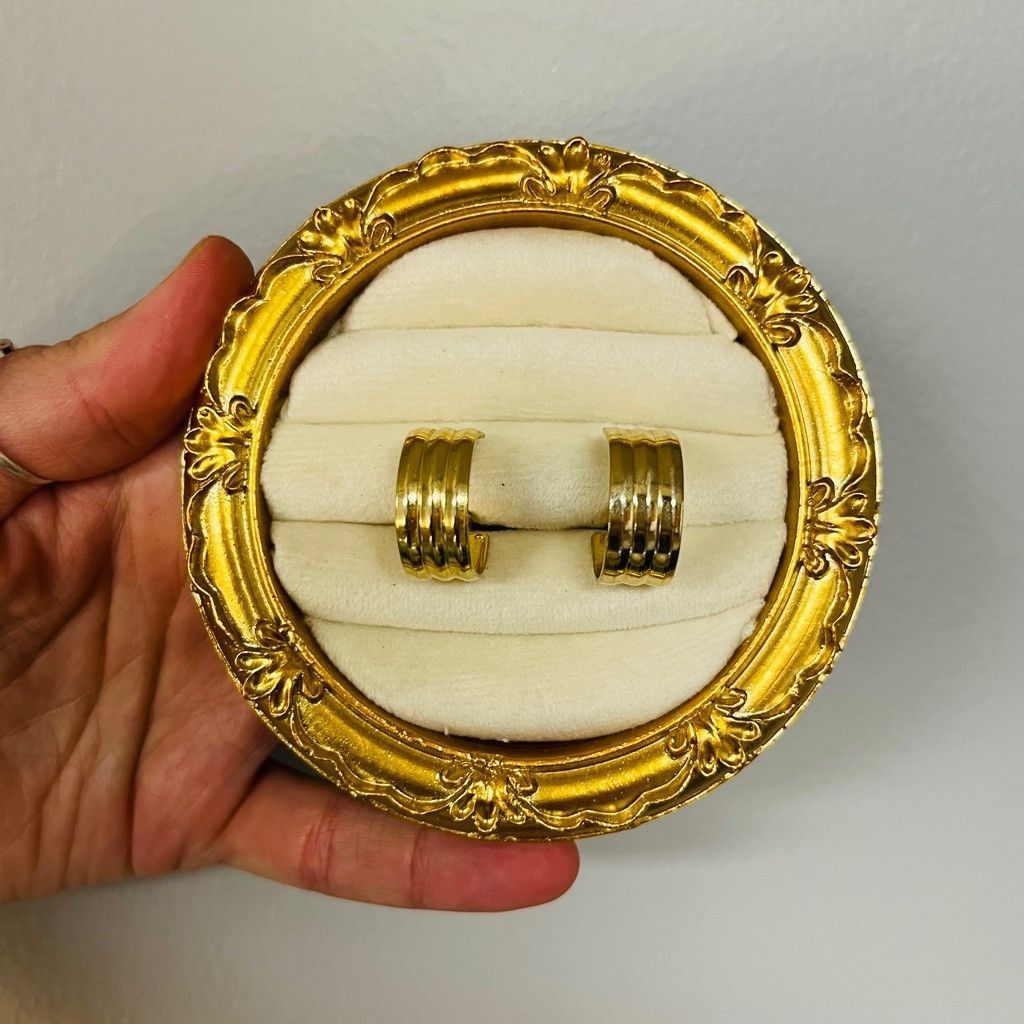 Vintage Vintage Gold Toned Hoop Earrings Clip On Retro Glam Size ONE SIZE - 5 Thumbnail