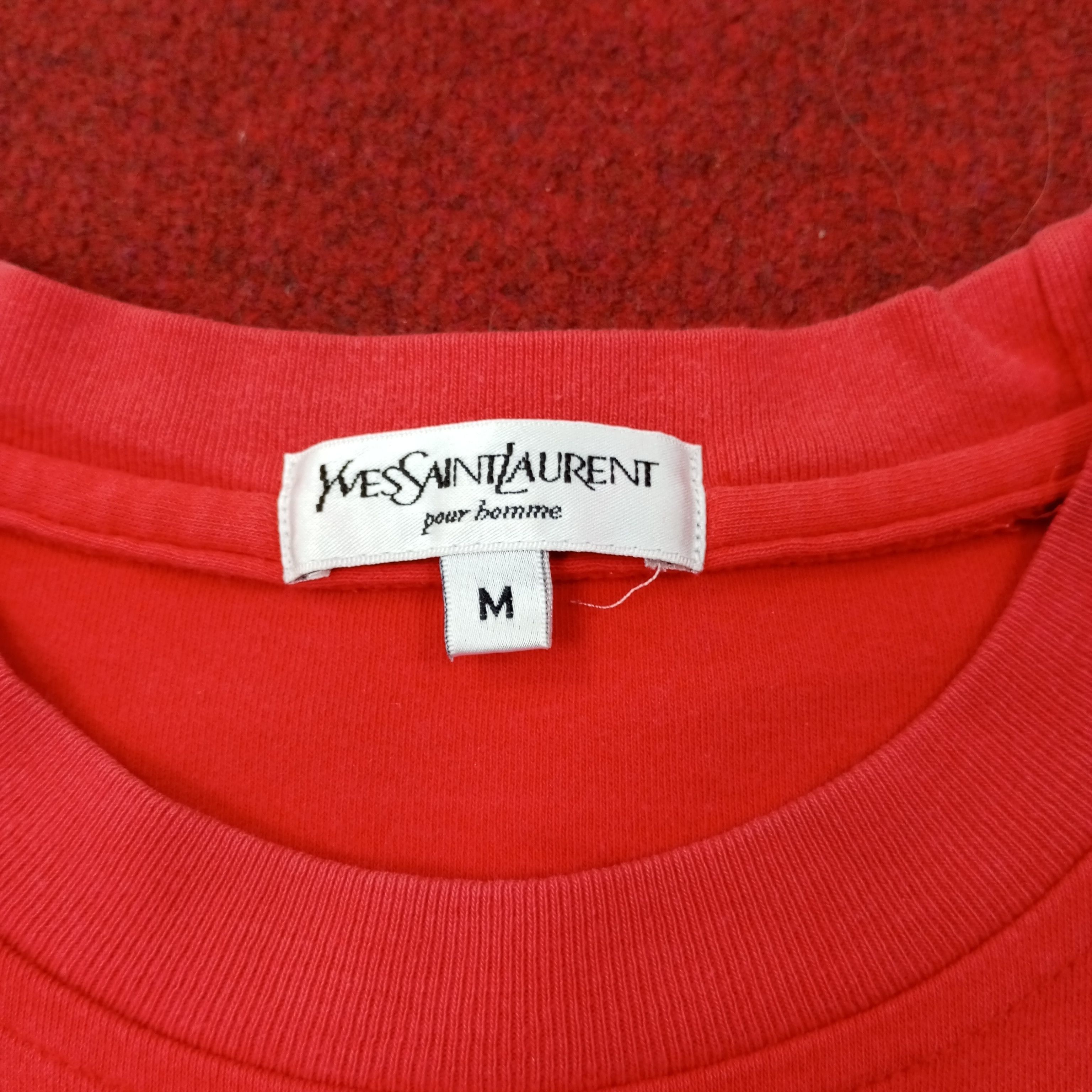 Yves Saint Laurent Yves Saint Laurent YSL Fashion Brand Tshirt c239n55 Size US L / EU 52-54 / 3 - 6 Thumbnail