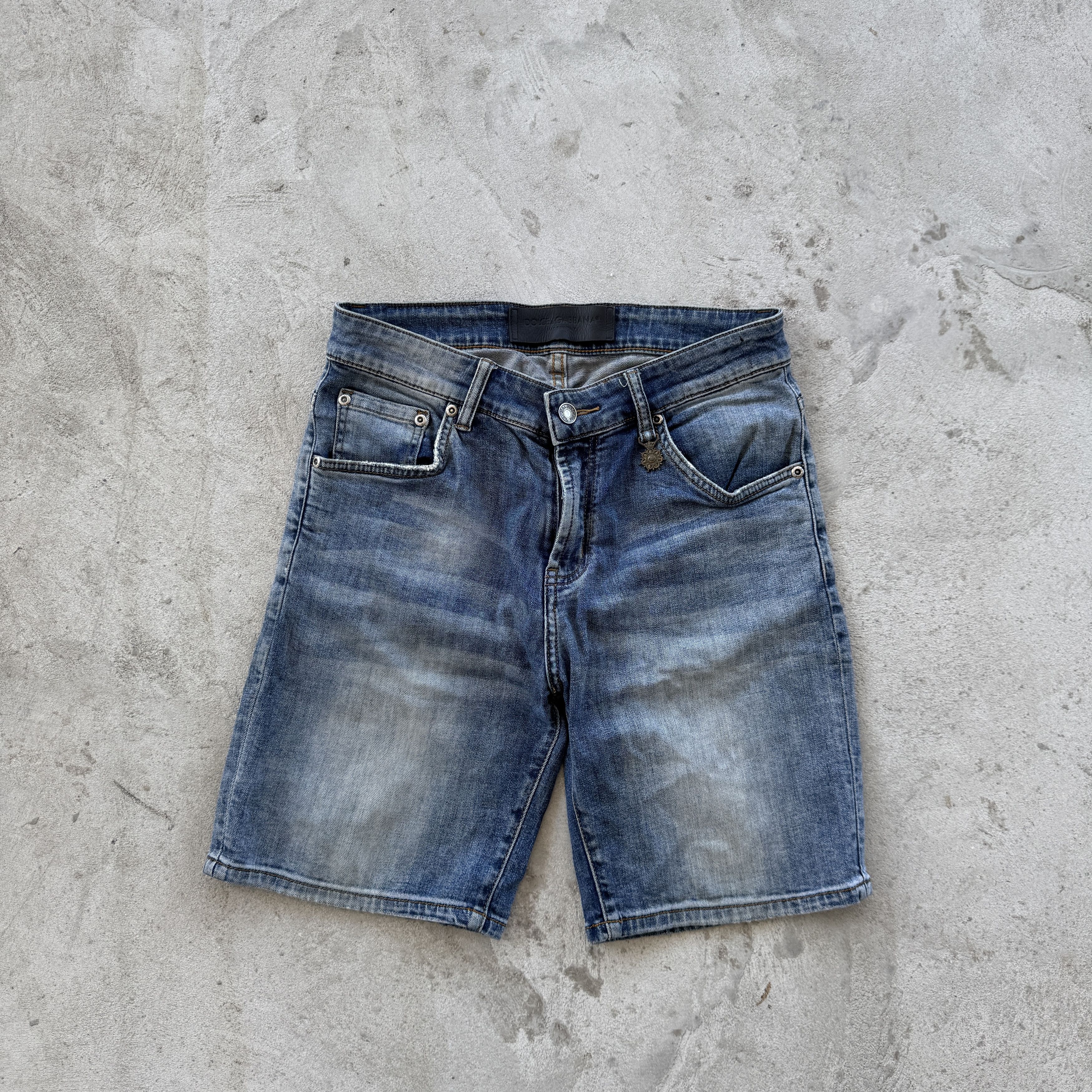 Dolce & Gabbana Vintage 90s Dolce & Gabbana Denim Shorts Size US 30 / EU 46 - 2 Thumbnail