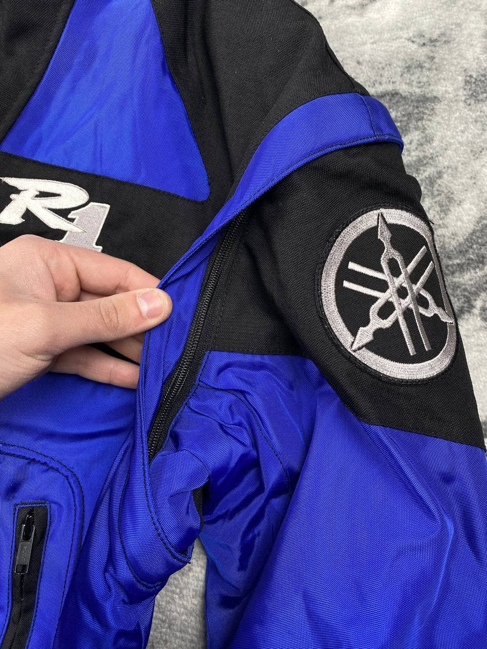 Yamaha Yamaha R1 Moto Racing Transformer Jacket-Vest Big Logo Men Size US S / EU 44-46 / 1 - 7 Thumbnail