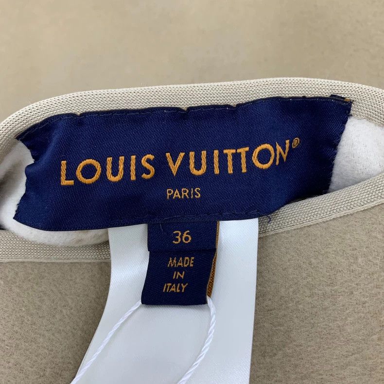 Louis Vuitton Louis Vuitton 24 New Cream Tea Reversible Wool Old Flower Size XS / US 0-2 / IT 36-38 - 5 Thumbnail