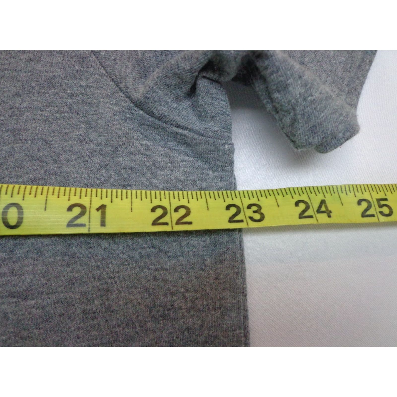 Old Navy Old Navy T-Shirt Gray Graphic Print Crew Neck Short Sleeve XL Unisex Adults Regular Relaxed Fit All Seasons Preshrunk Easy Care 9 To 5 Size US XL / EU 56 / 4 - 5 Thumbnail
