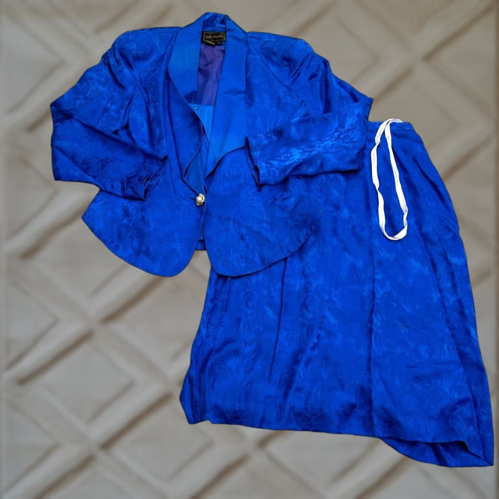Vintage VINTAGE No Silk Studio Silk Skirt Suit Set Women 8 Royal Blue Floral Business Formal 2 Piece Jacket Skirt Blazer Set Womens Royal Blue Floral 8 Size 30" / US 8 / IT 44 - 1 Thumbnail