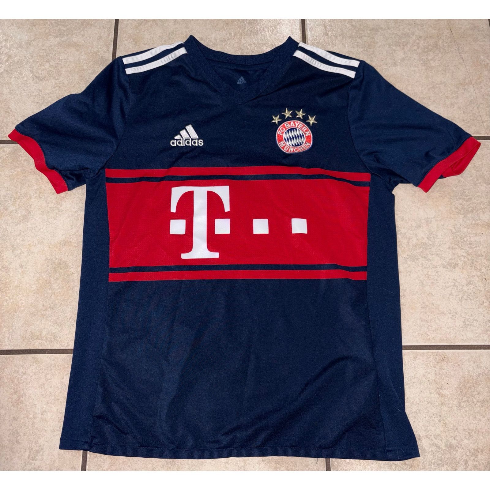 Adidas Adidas Bayern Munich jersey shirt large soccer Size US L / EU 52-54 / 3 - 1 Thumbnail