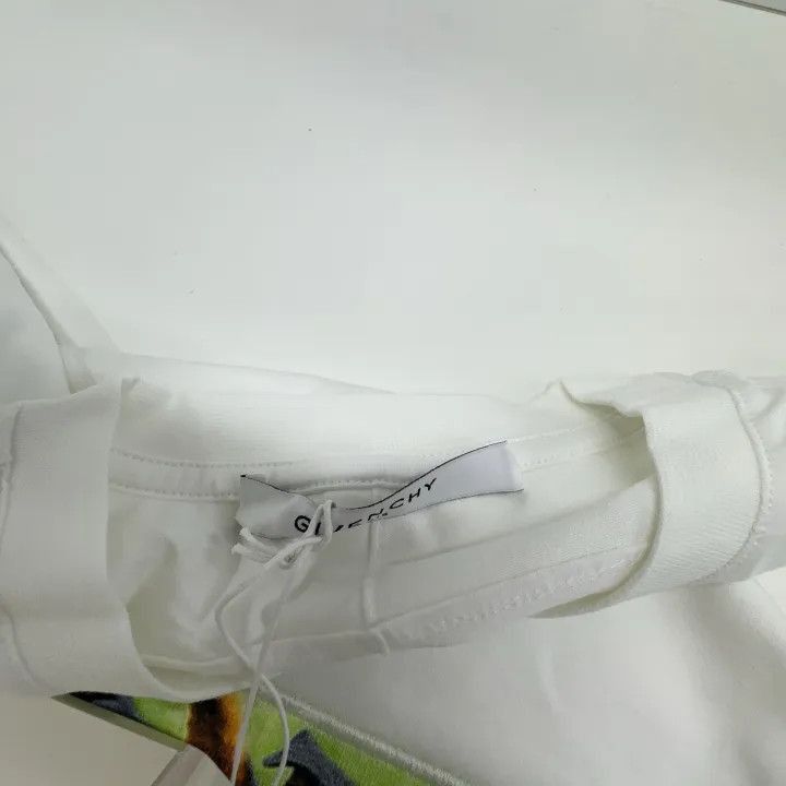 Givenchy Givenchy Givenchy White Graphic Short Sleeve TShirt -2507 Size US XS / EU 42 / 0 - 6 Thumbnail