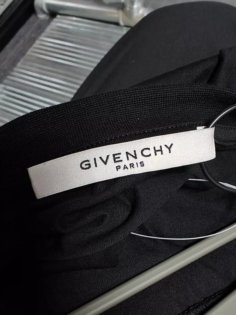 Givenchy Givenchy Letter Logo Five-pointed Star Short Sleeve Size US S / EU 44-46 / 1 - 4 Thumbnail