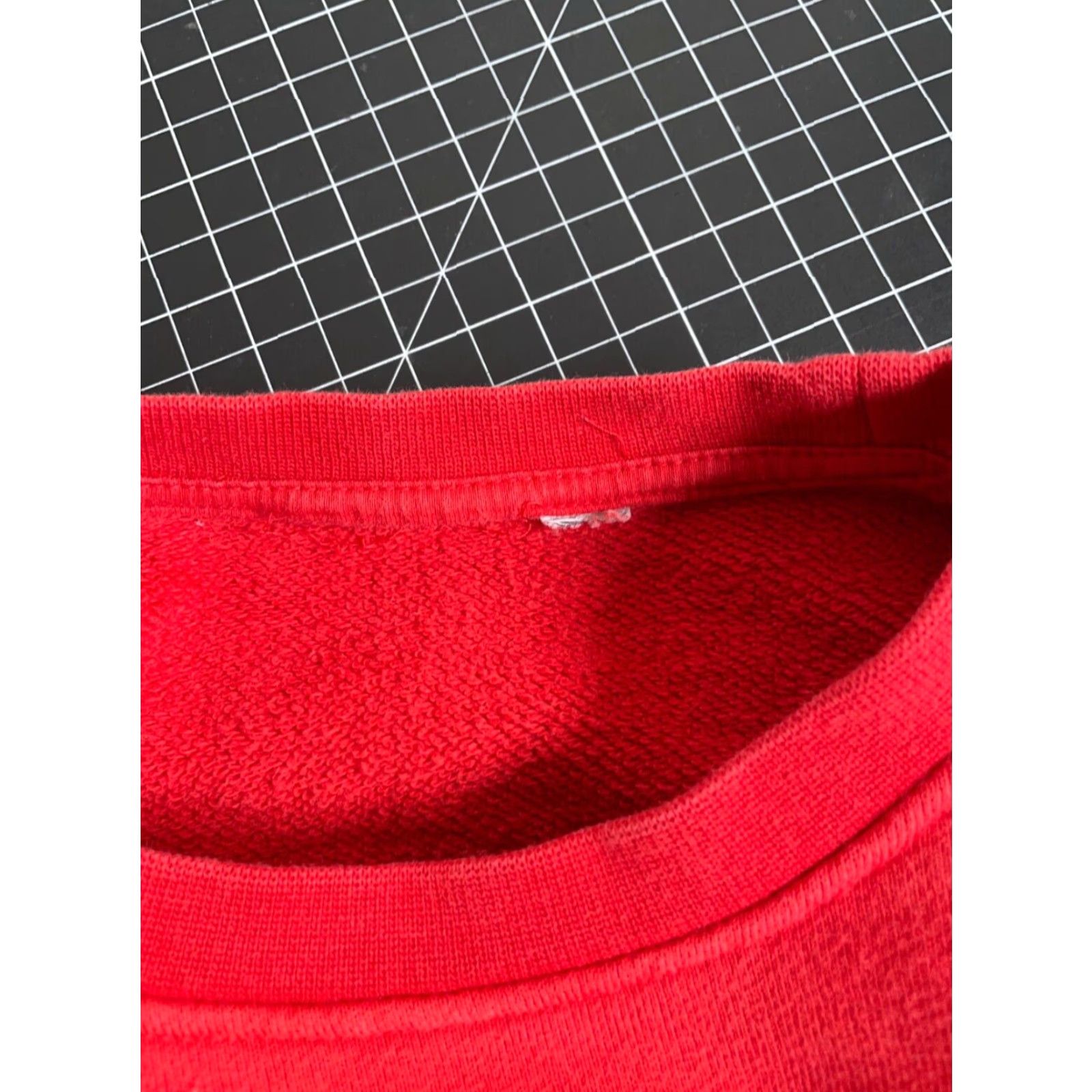 Adidas VINTAGE adidas Crewneck Sweatshirt Men Small Red Heavyweight 90s Skate Retro Embroidered Size US S / EU 44-46 / 1 - 4 Thumbnail